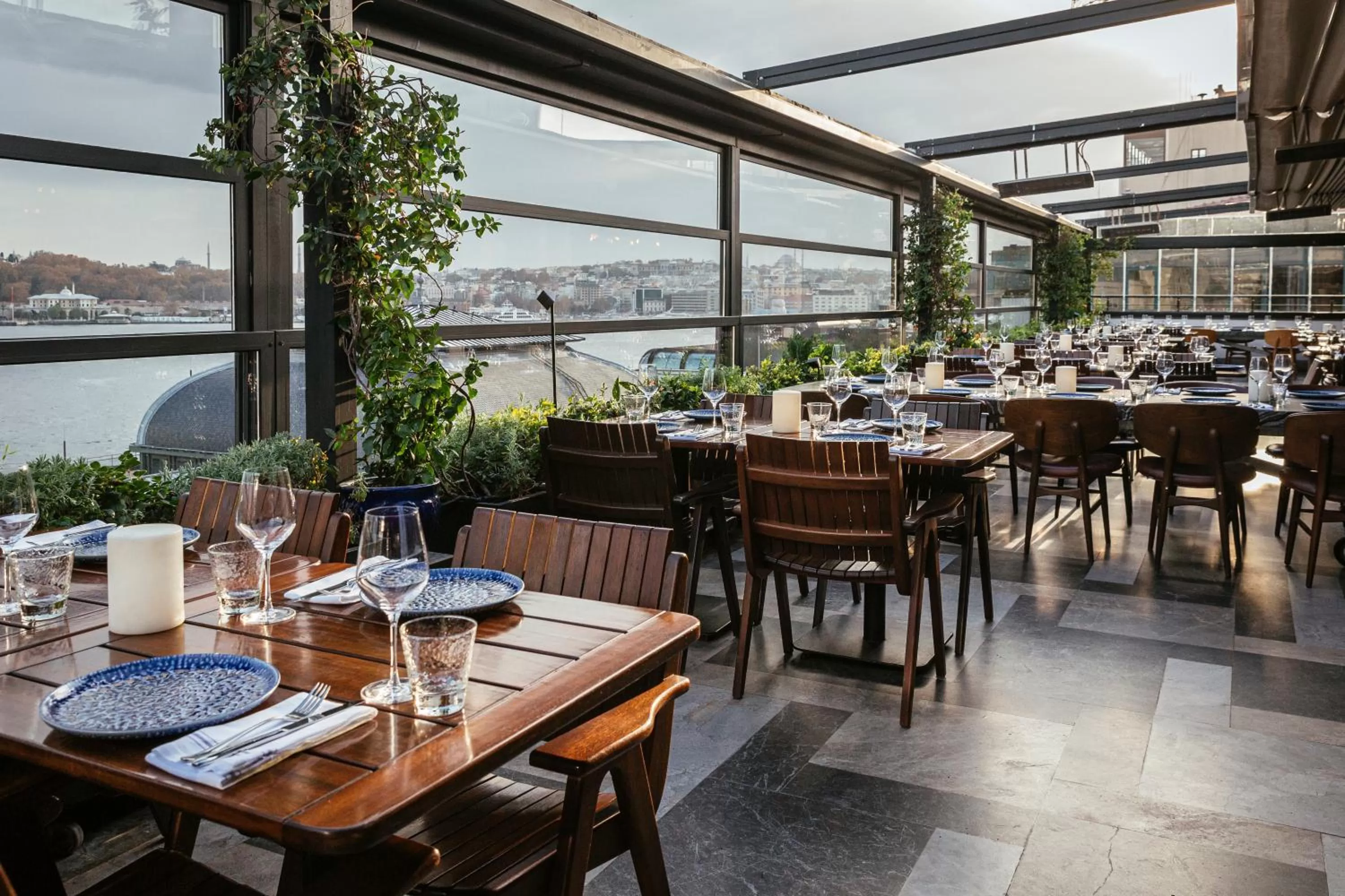 Restaurant/places to eat in Novotel Istanbul Bosphorus Hotel