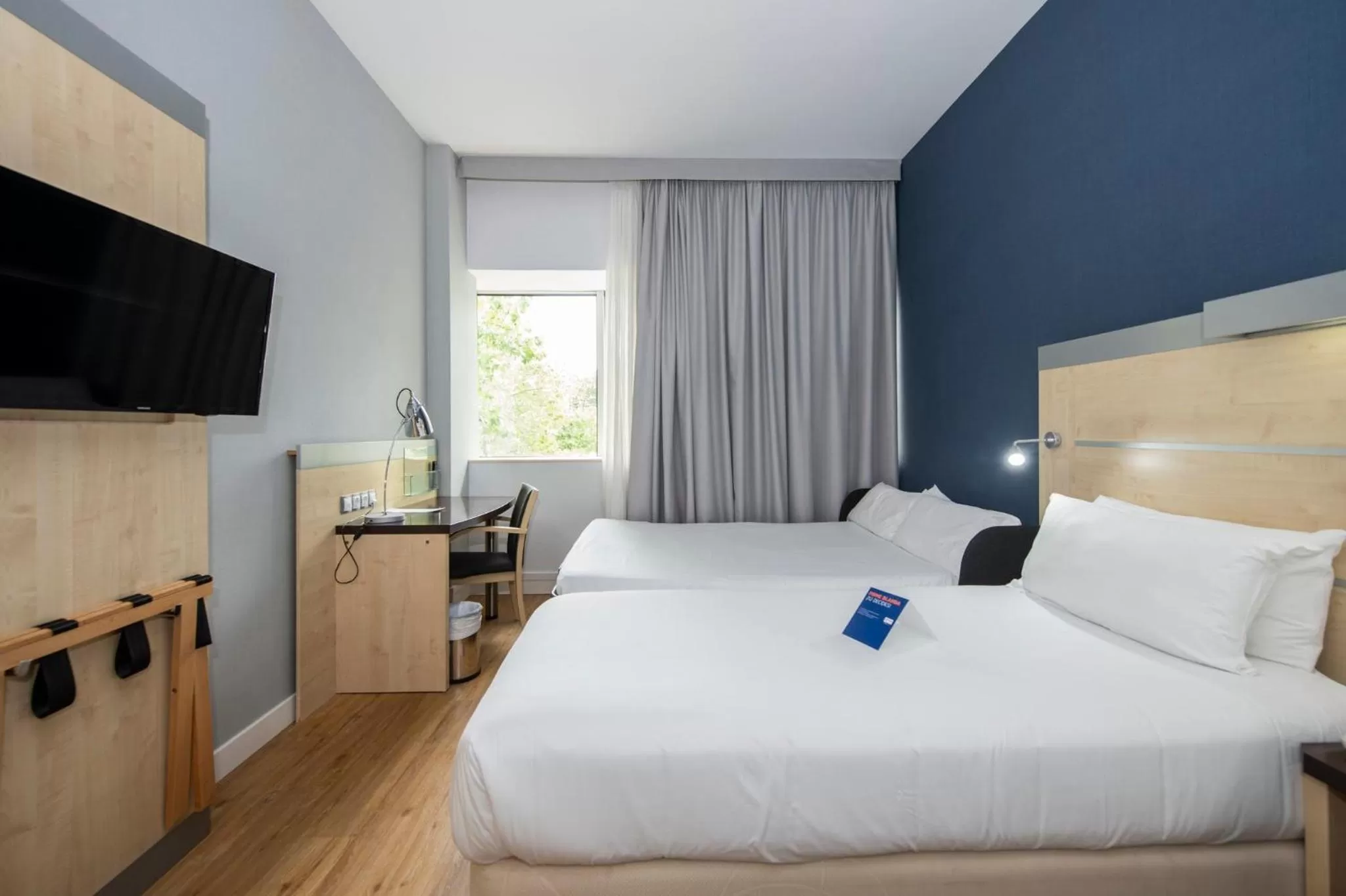 Photo of the whole room, Bed in Holiday Inn Express Barcelona City 22@ by IHG