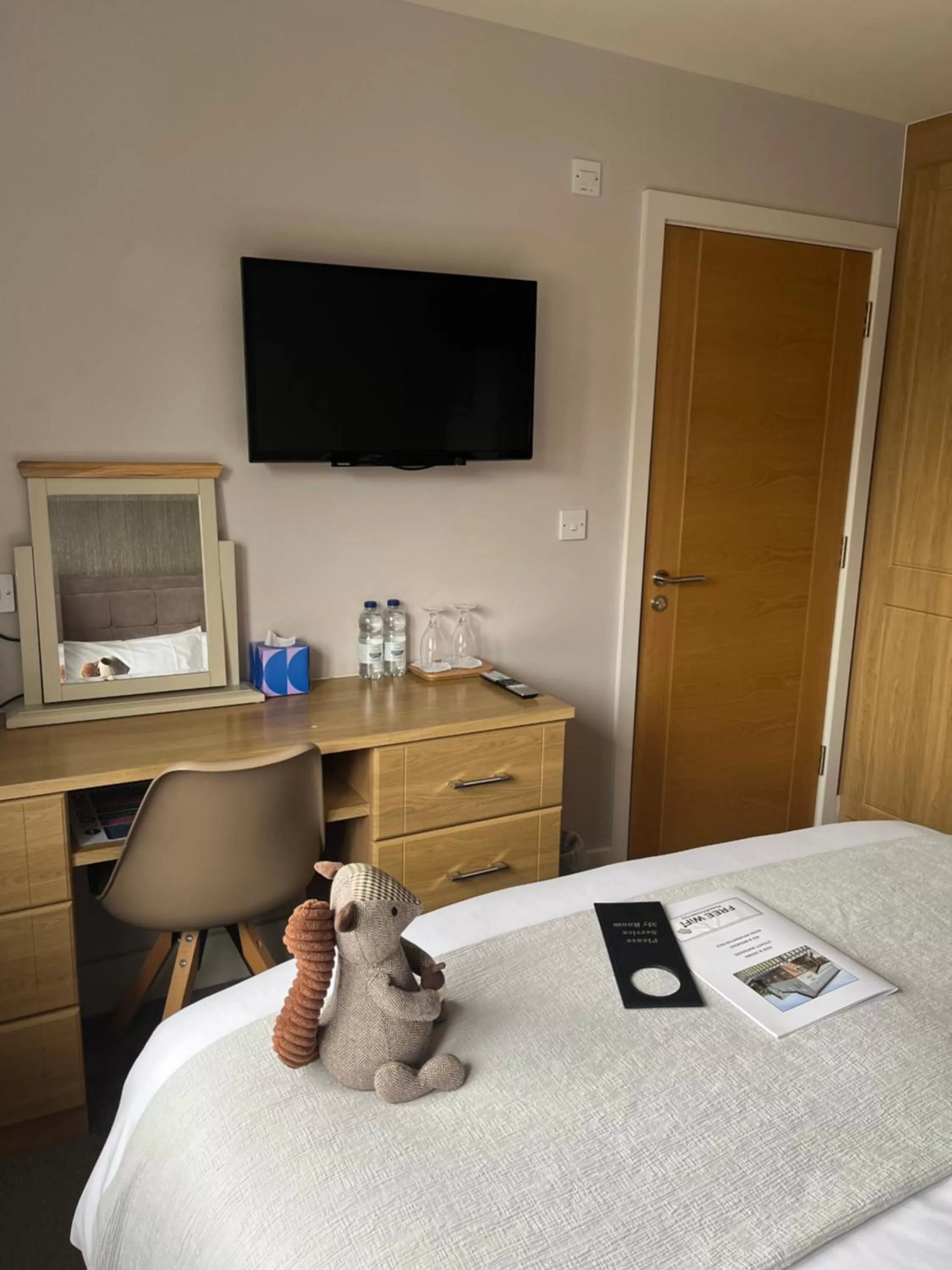 Bed in Rose and Crown