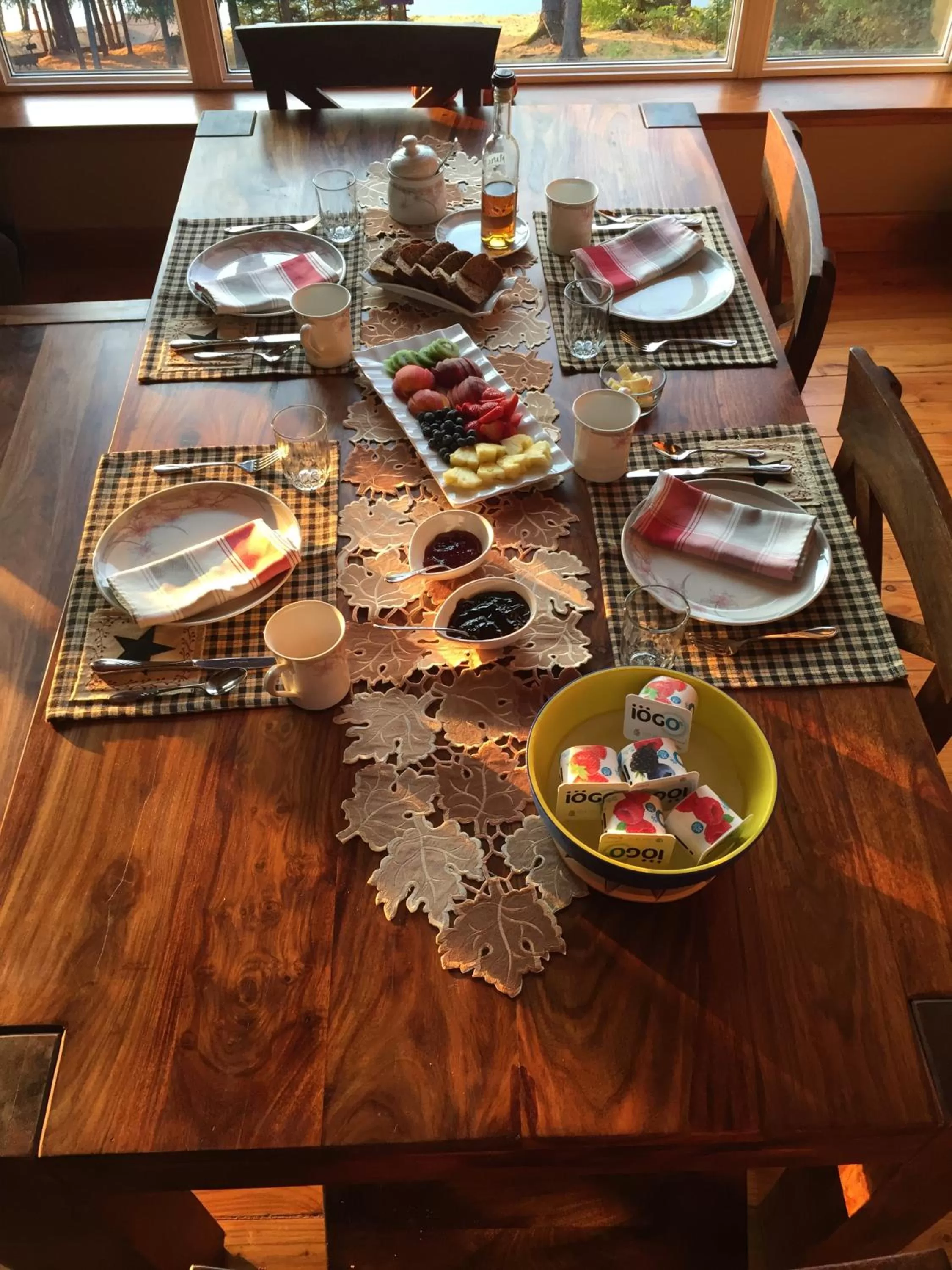 Breakfast in Strong Timbers BnB