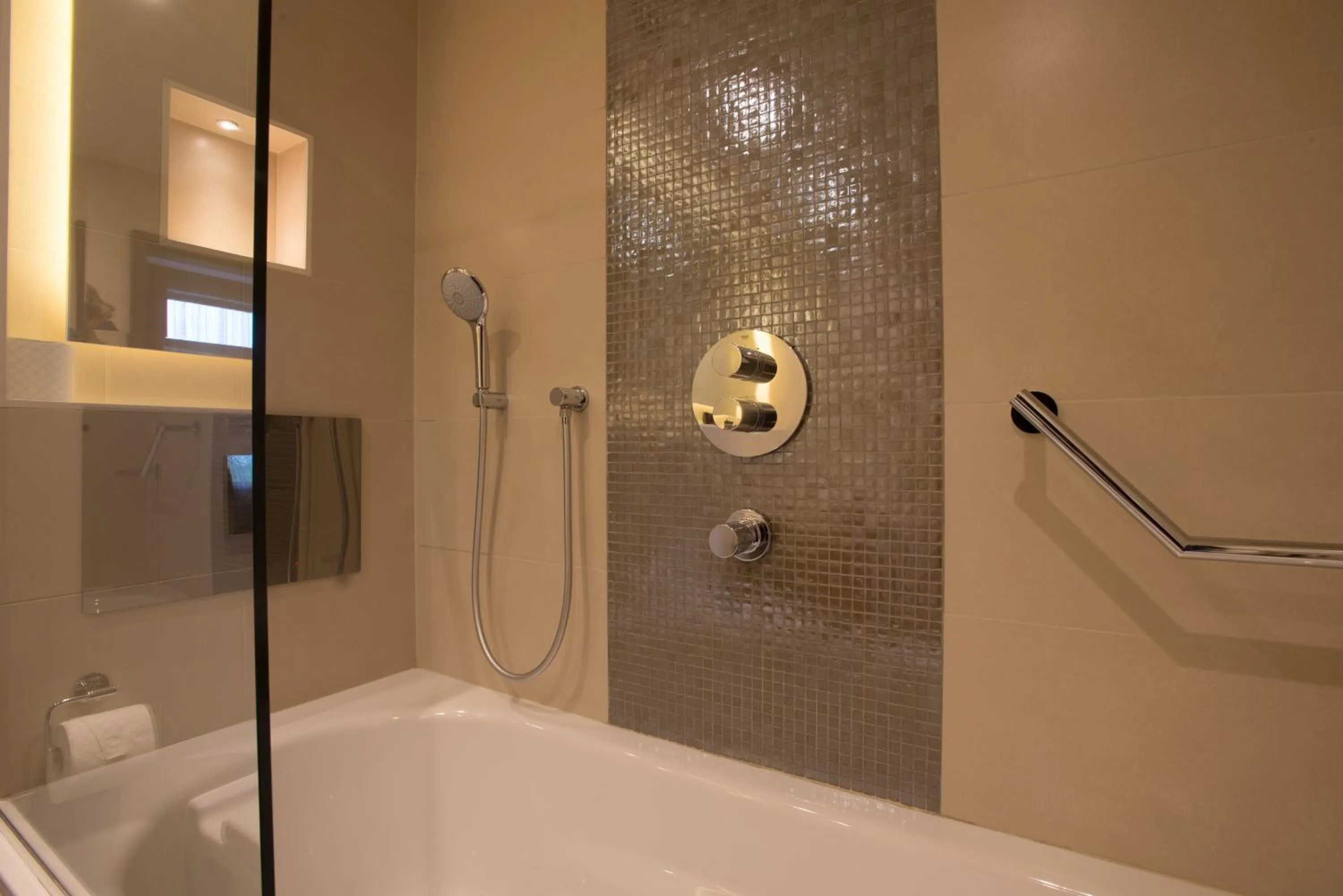 Bathroom in St George's Hotel - Wembley