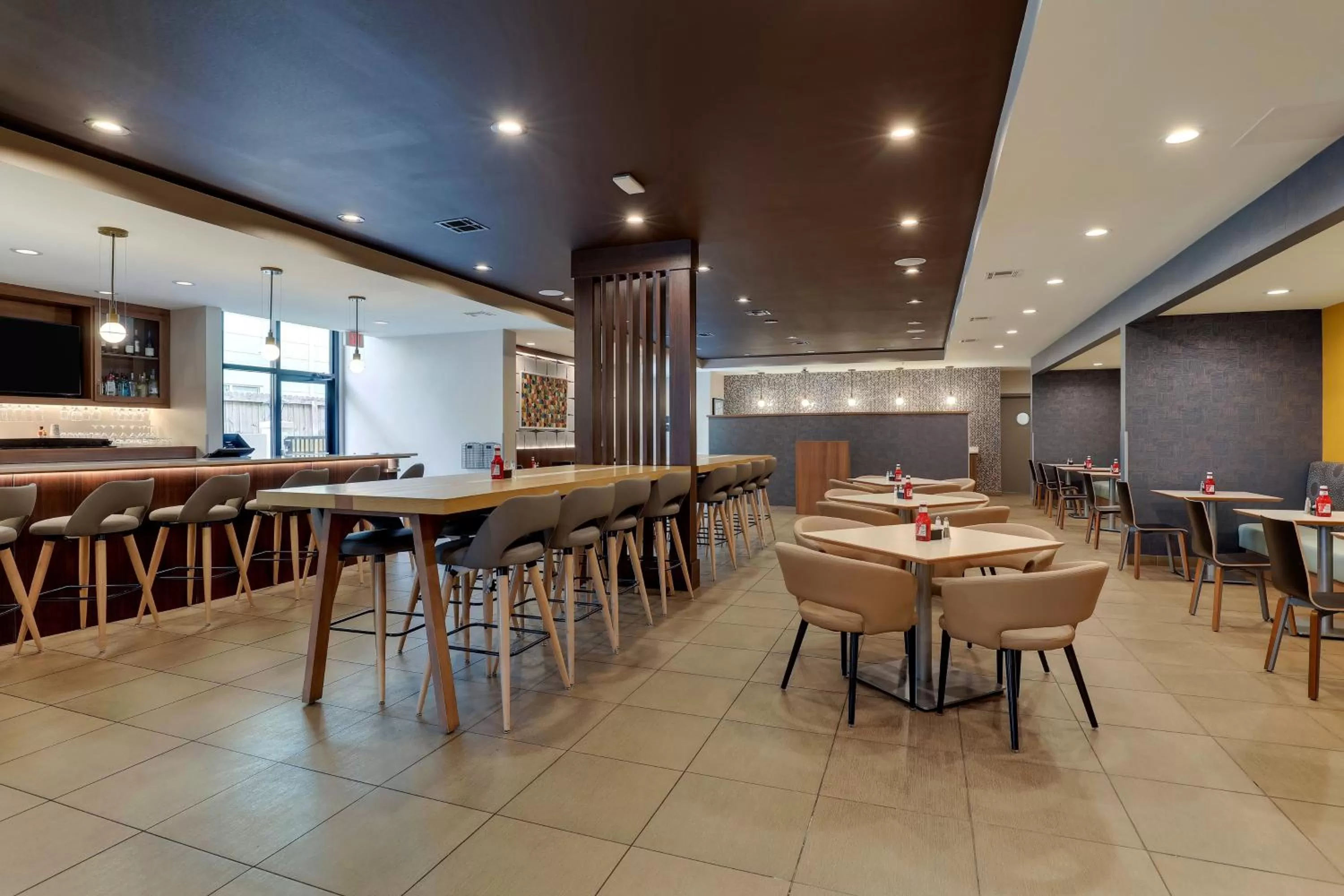 Restaurant/places to eat in Holiday Inn Mobile Airport by IHG