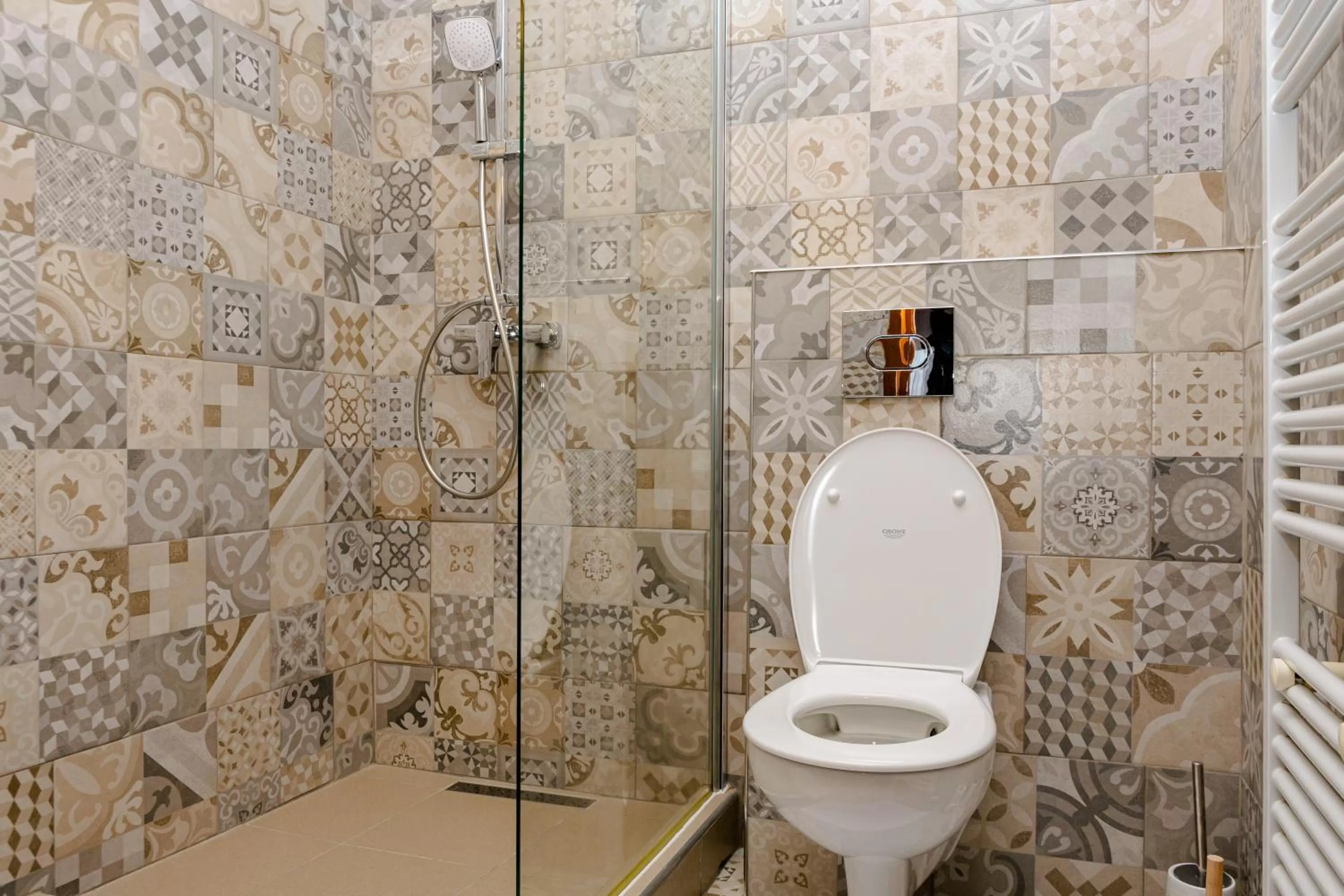 Bathroom in Pensiunea Pictorilor