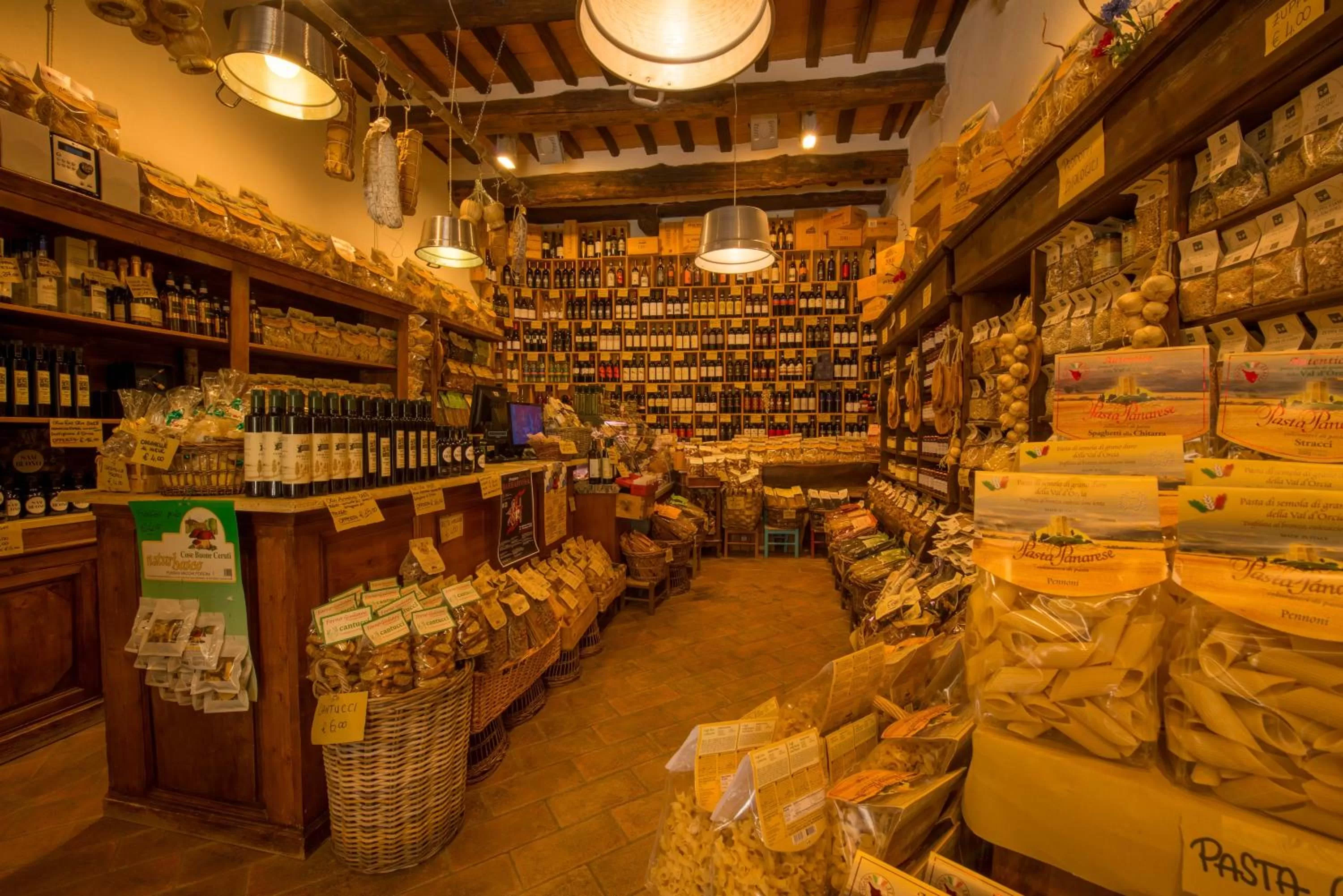 On-site shops in TORRE GIARDINO SEGRETO B&B- Borgo Capitano Collection - Albergo diffuso