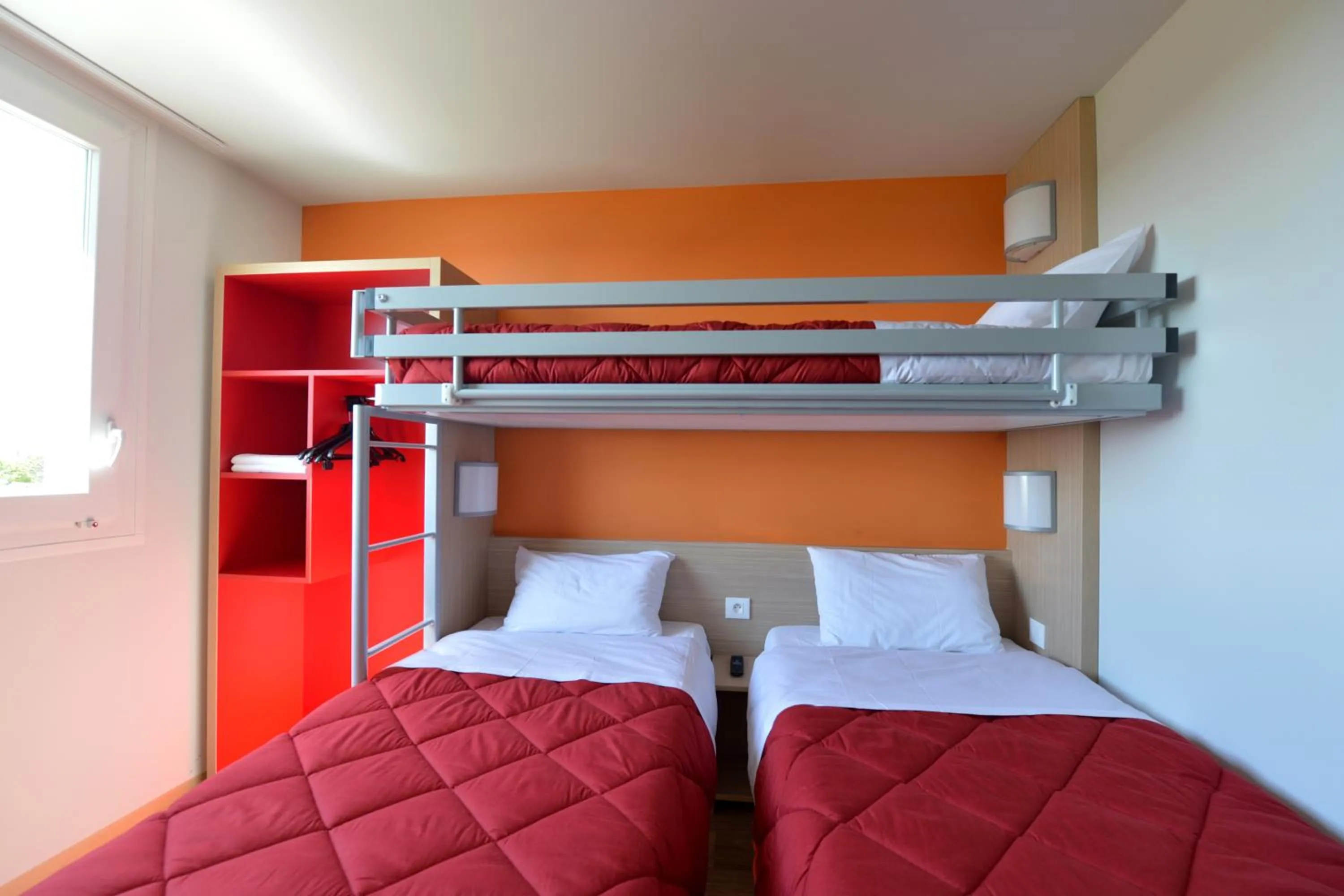 Photo of the whole room, Bed in Premiere Classe Reims Nord - Bétheny