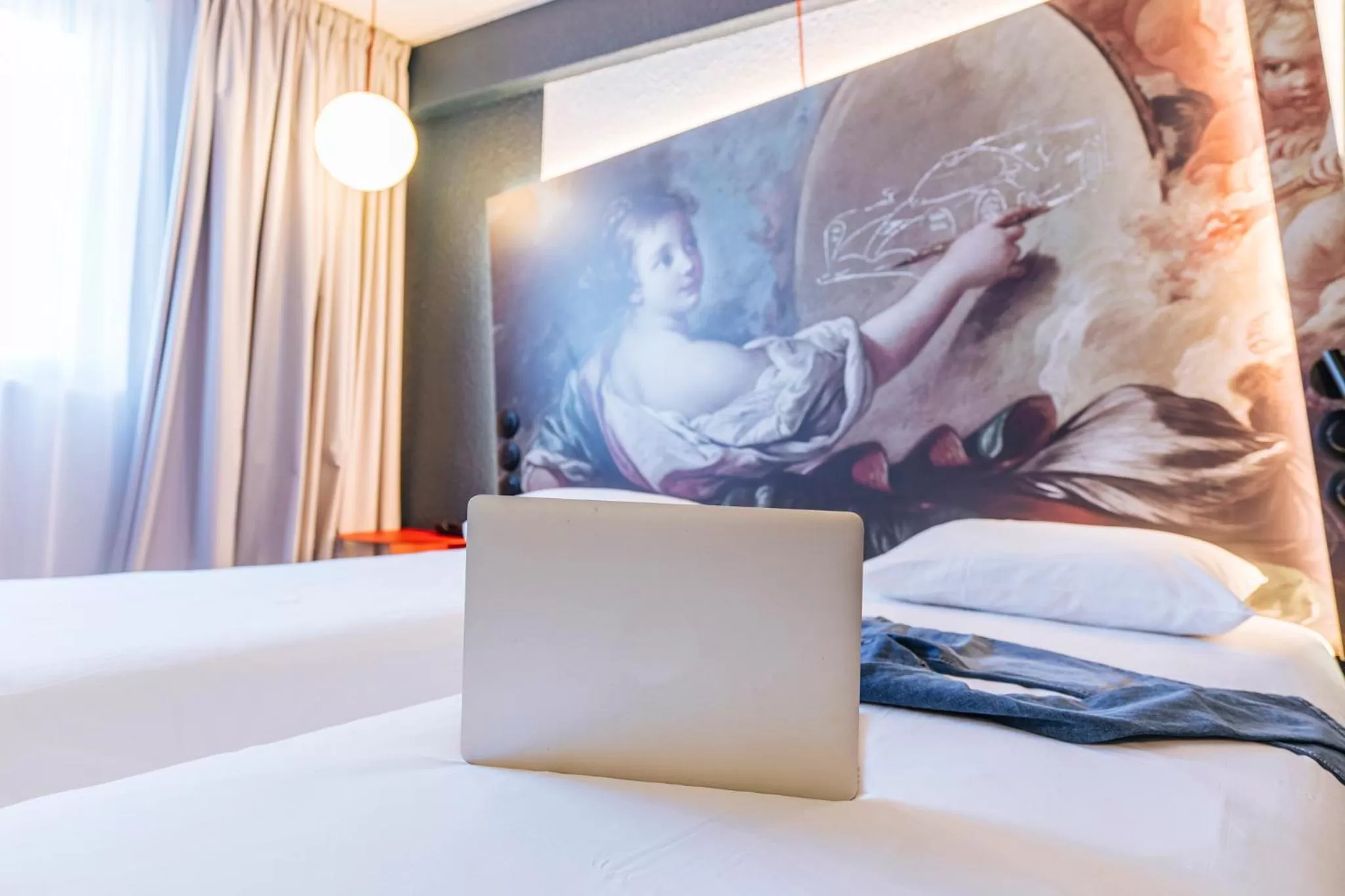Bedroom, Bed in ibis Styles Le Mans Gare Sud