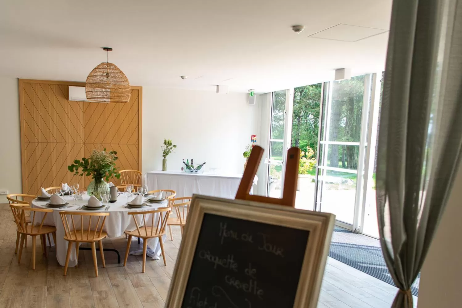 Dining area in Best Western Hotel du Lac Dunkerque- Restaurant ouvert 7/7 midi et soir