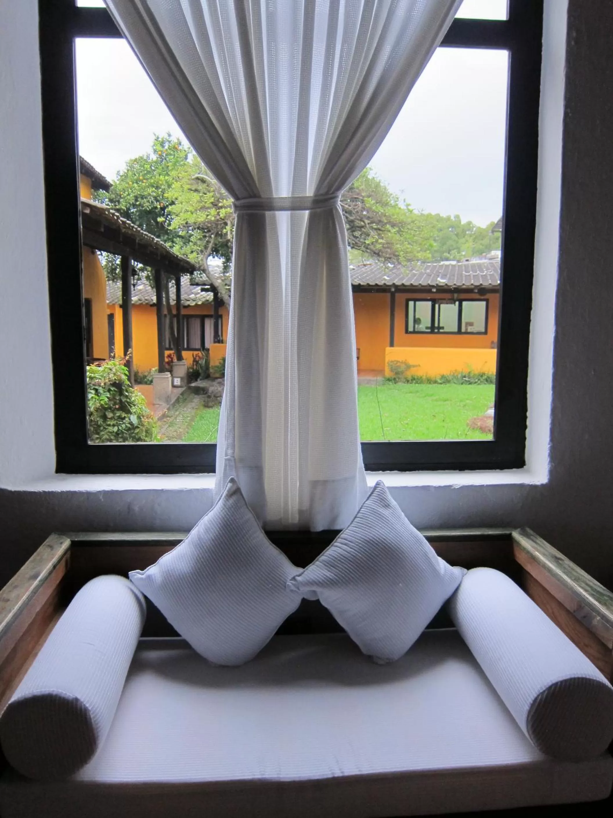 Living room, Bed in Hotel Toliman