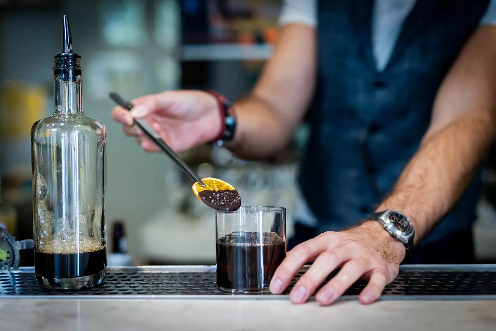 Lounge or bar in Hotel Moments Budapest by Continental Group