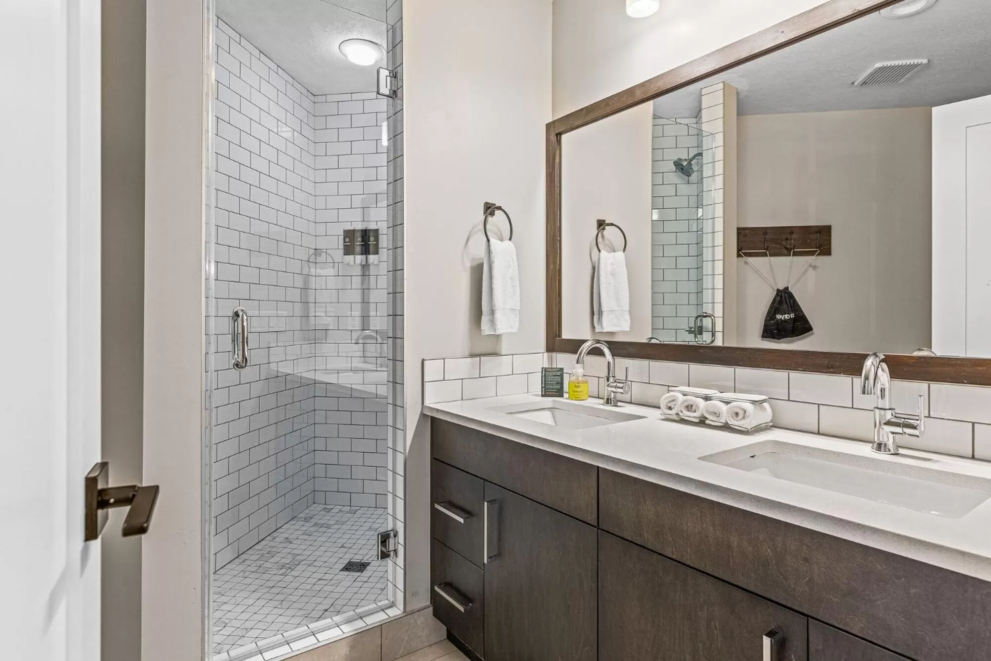 King Plus Queen Bunk Bed - No pets allowed in Northwinds Hotel Canmore