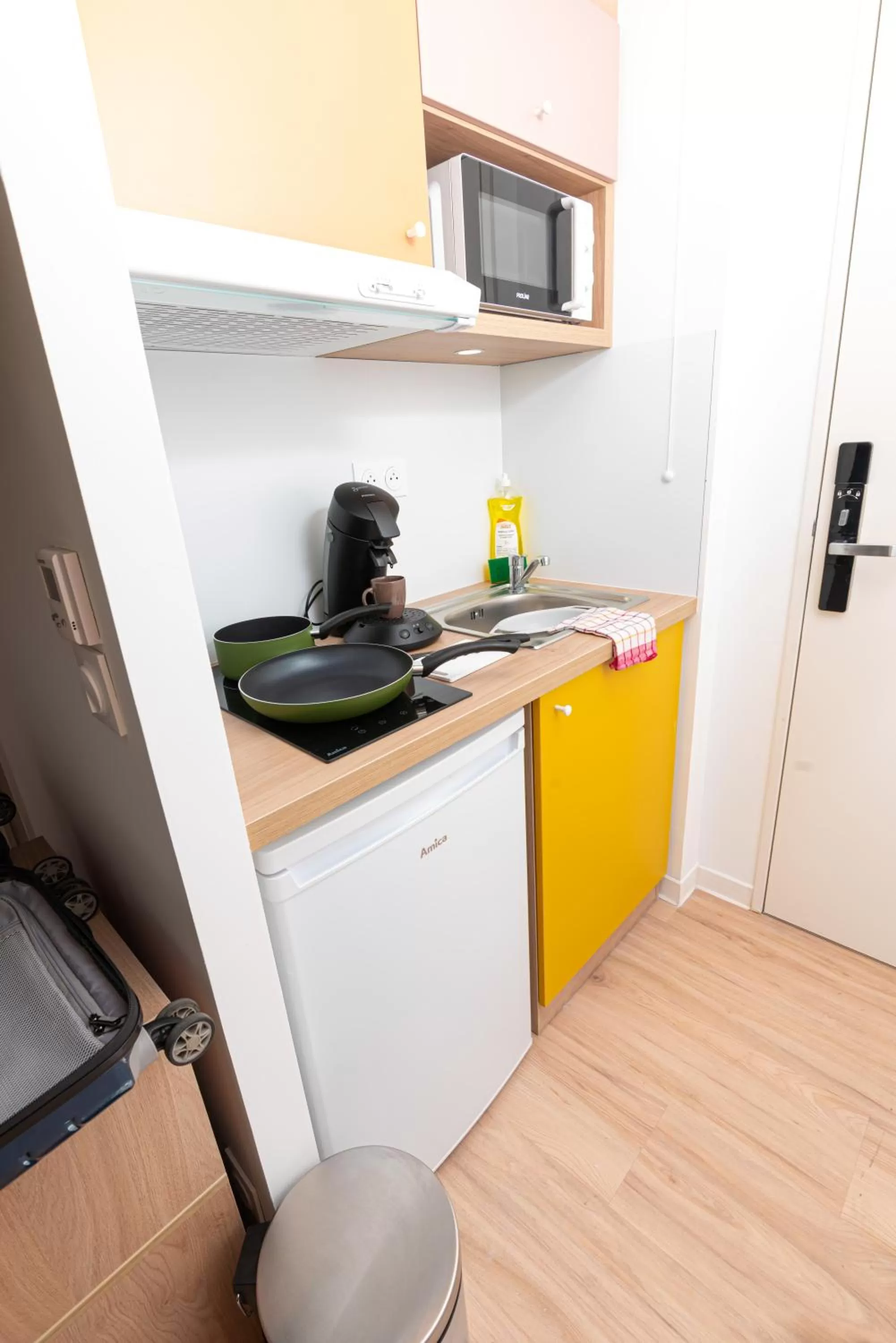 Kitchen or kitchenette in Apparthotel Privilodges Toulon