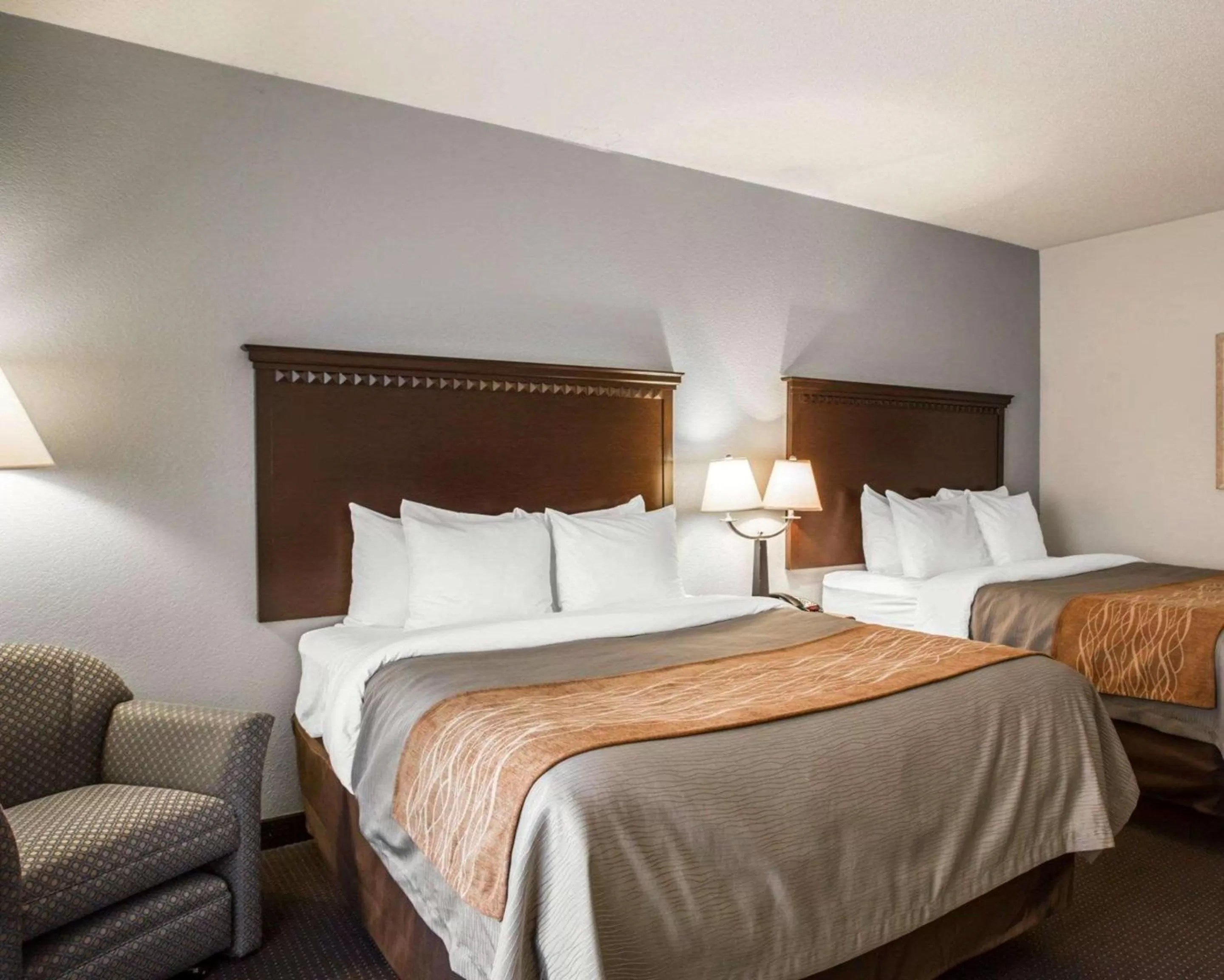 Photo of the whole room, Bed in Comfort Inn & Suites Lumberton Central I-95