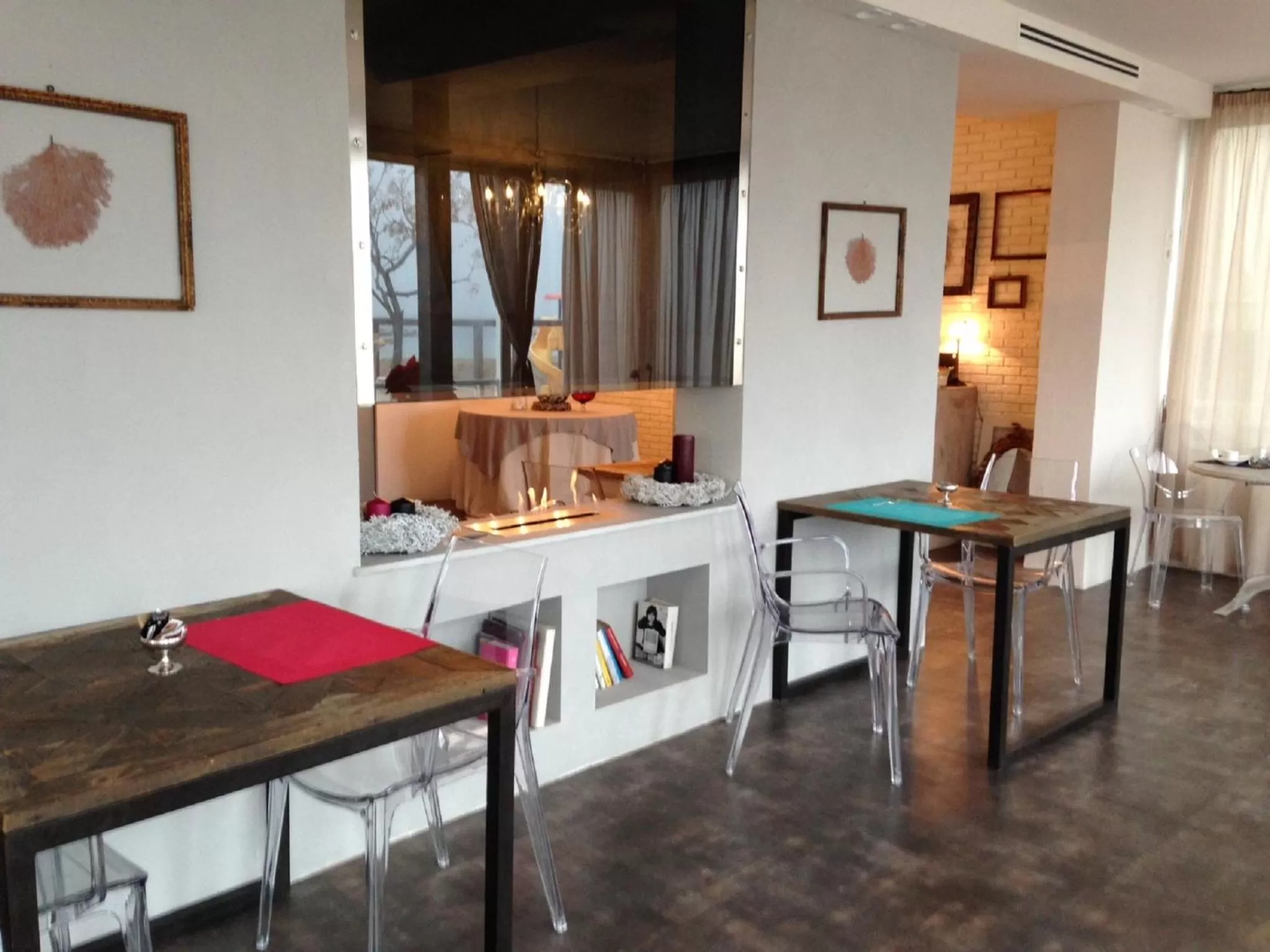 Restaurant/places to eat in Bell Suite Hotel