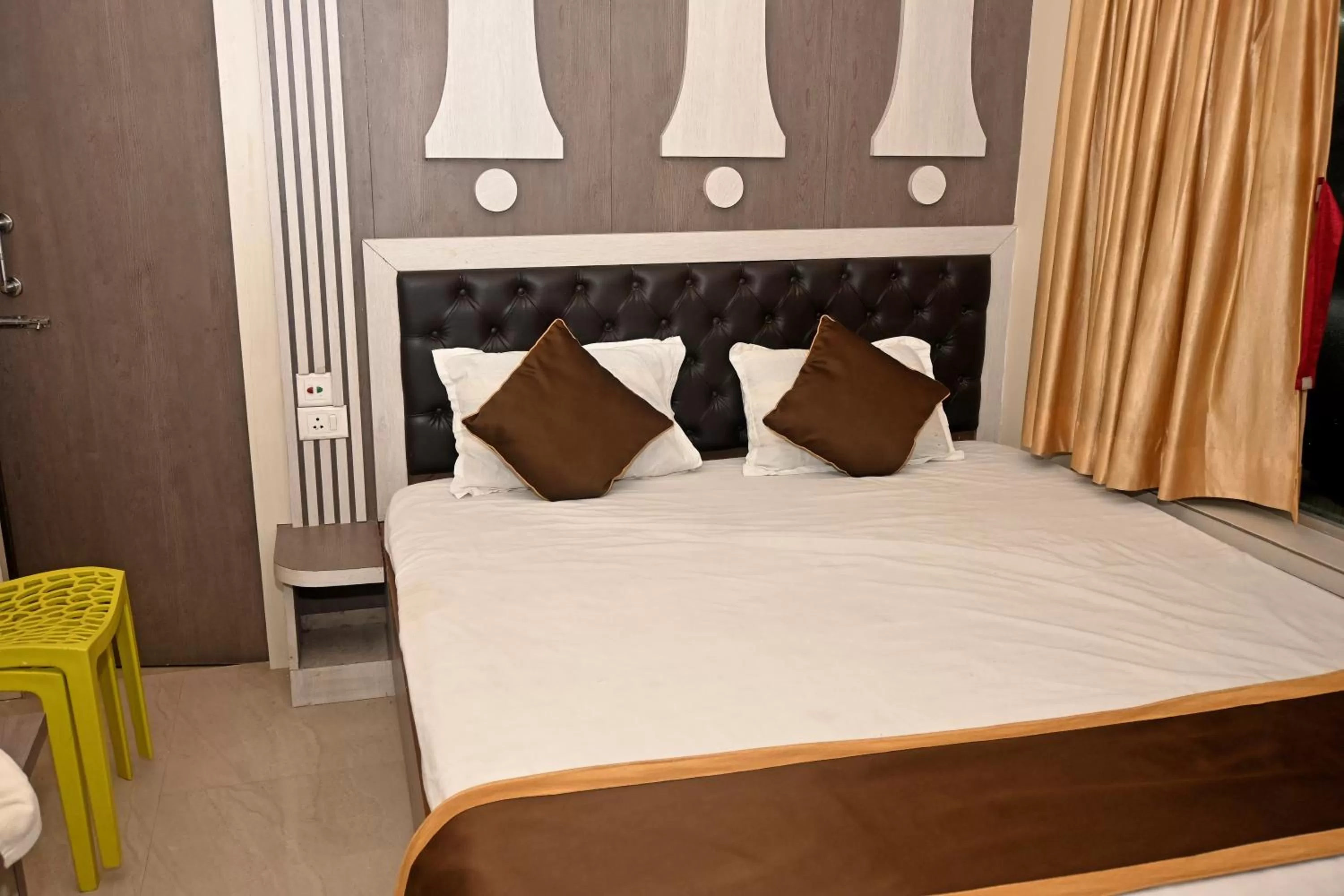 Bed in Royal Sea View