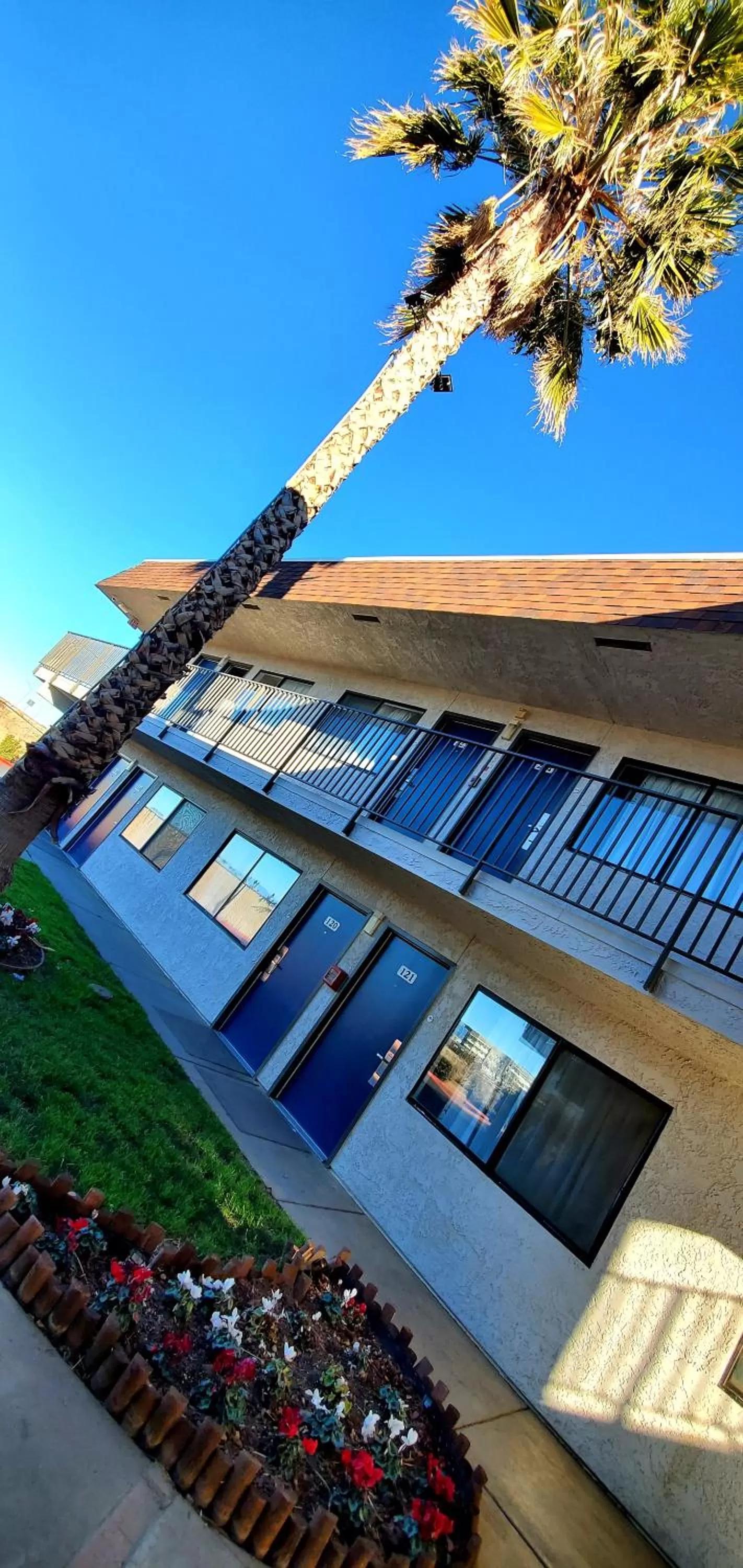 Property building in Motel 6-Palmdale, CA