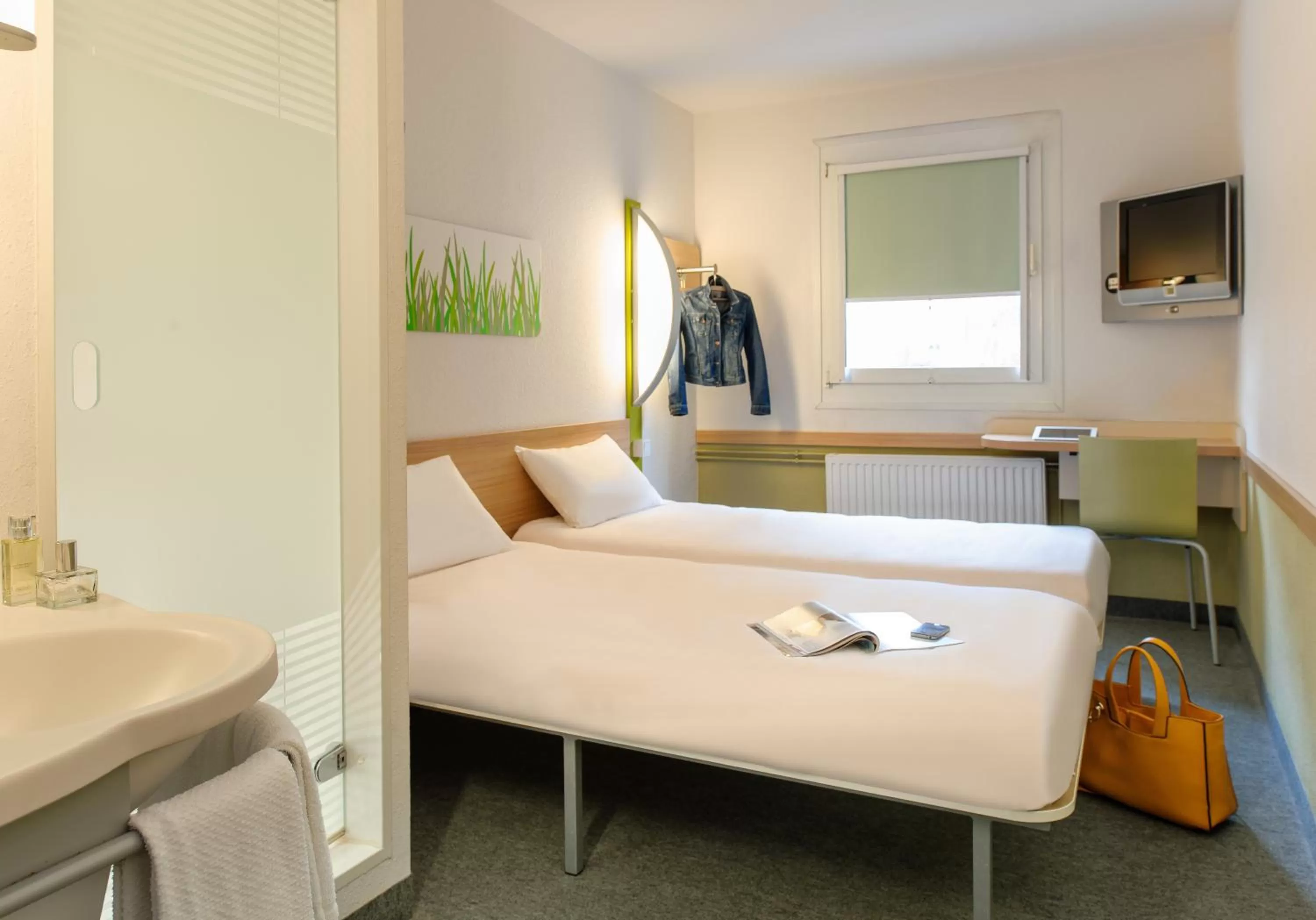 Budget Twin Room in ibis budget Nürnberg Tennenlohe