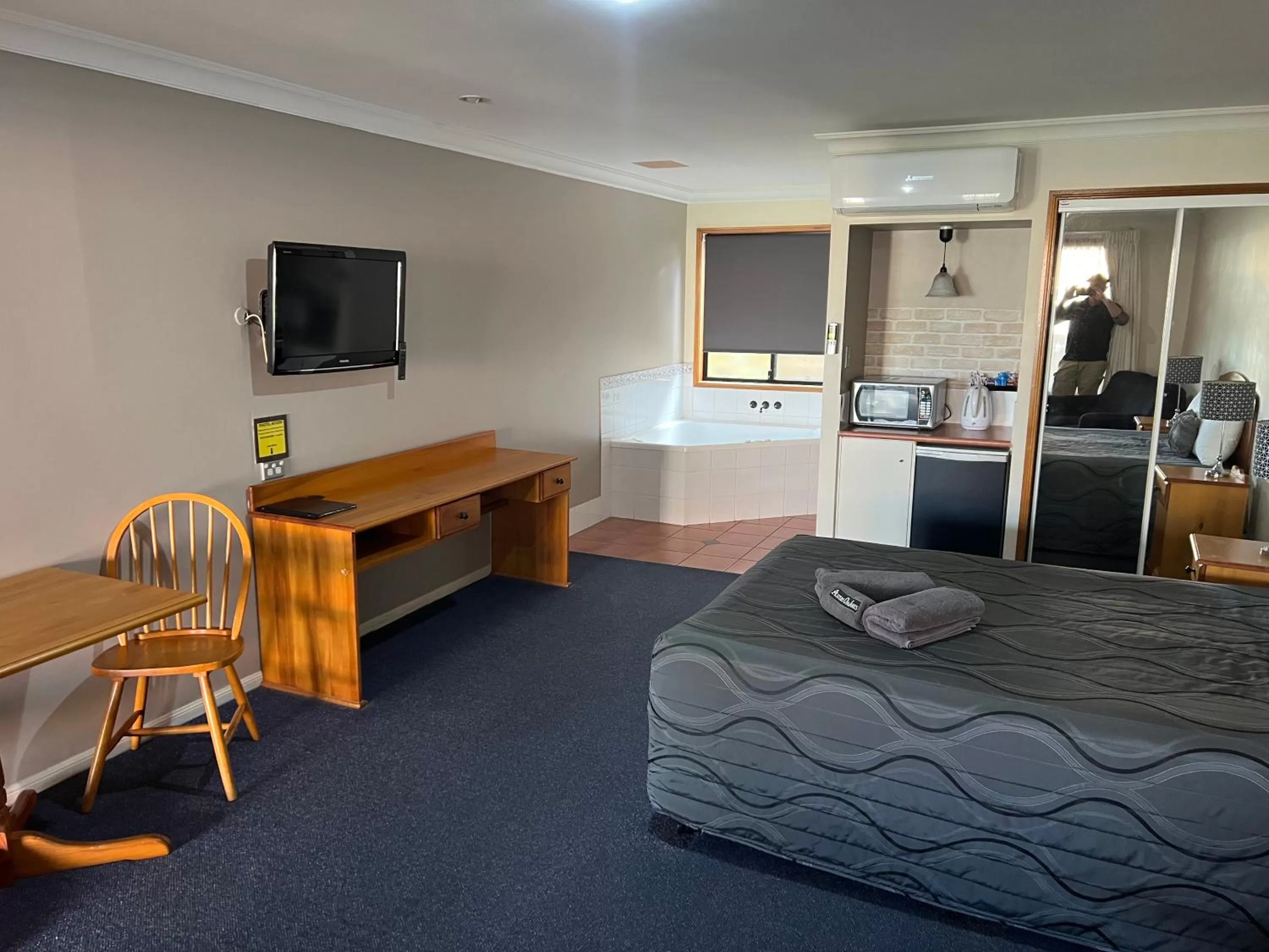 Asters On James Motor Inn