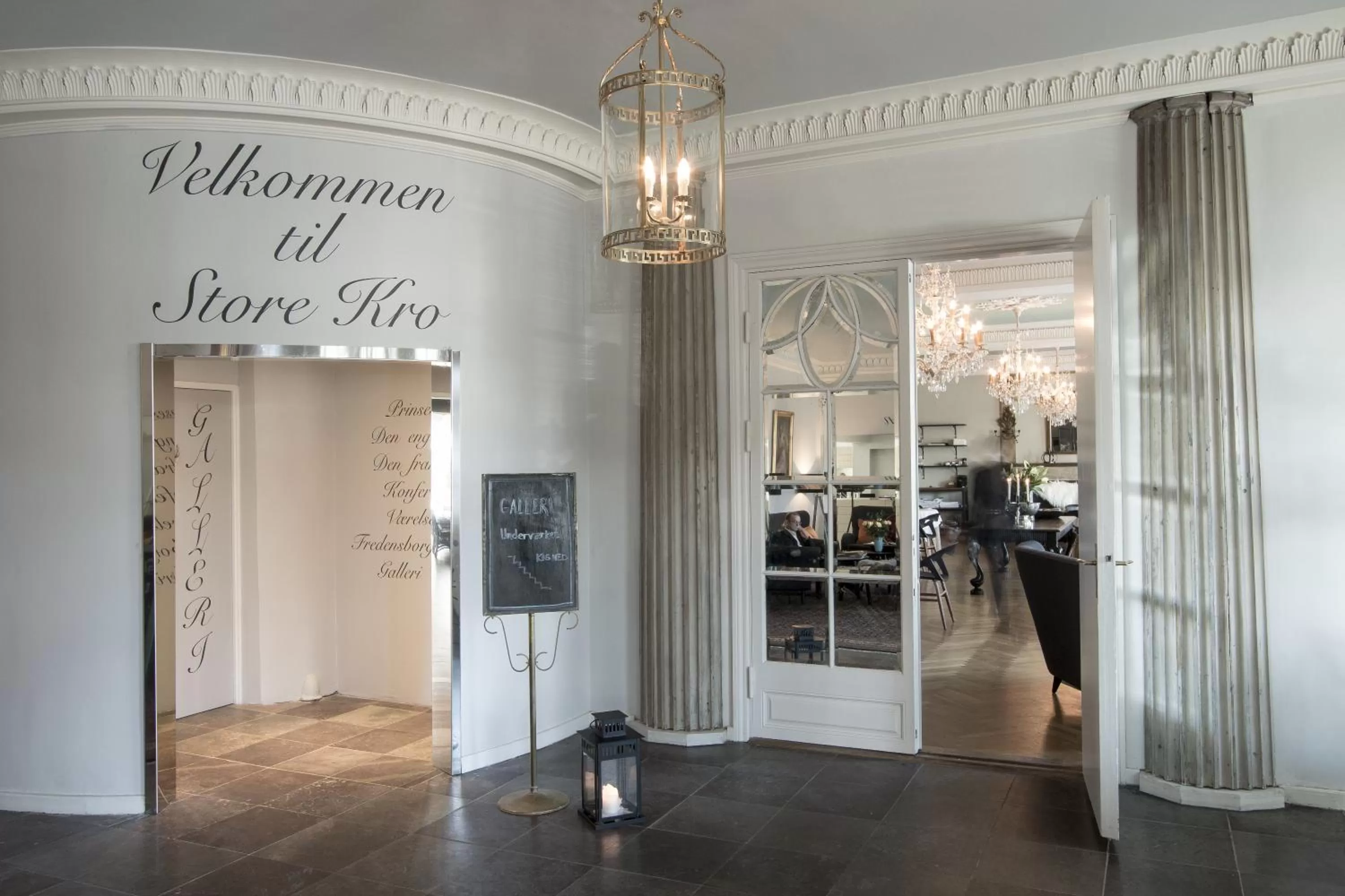 Lobby or reception in Hotel Fredensborg Store Kro