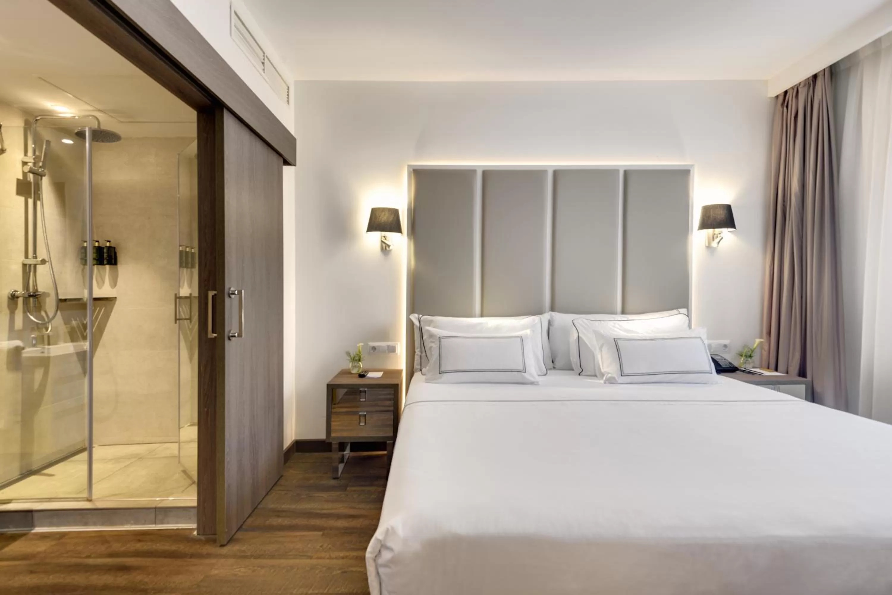 Bedroom, Bed in Melia Madrid Serrano