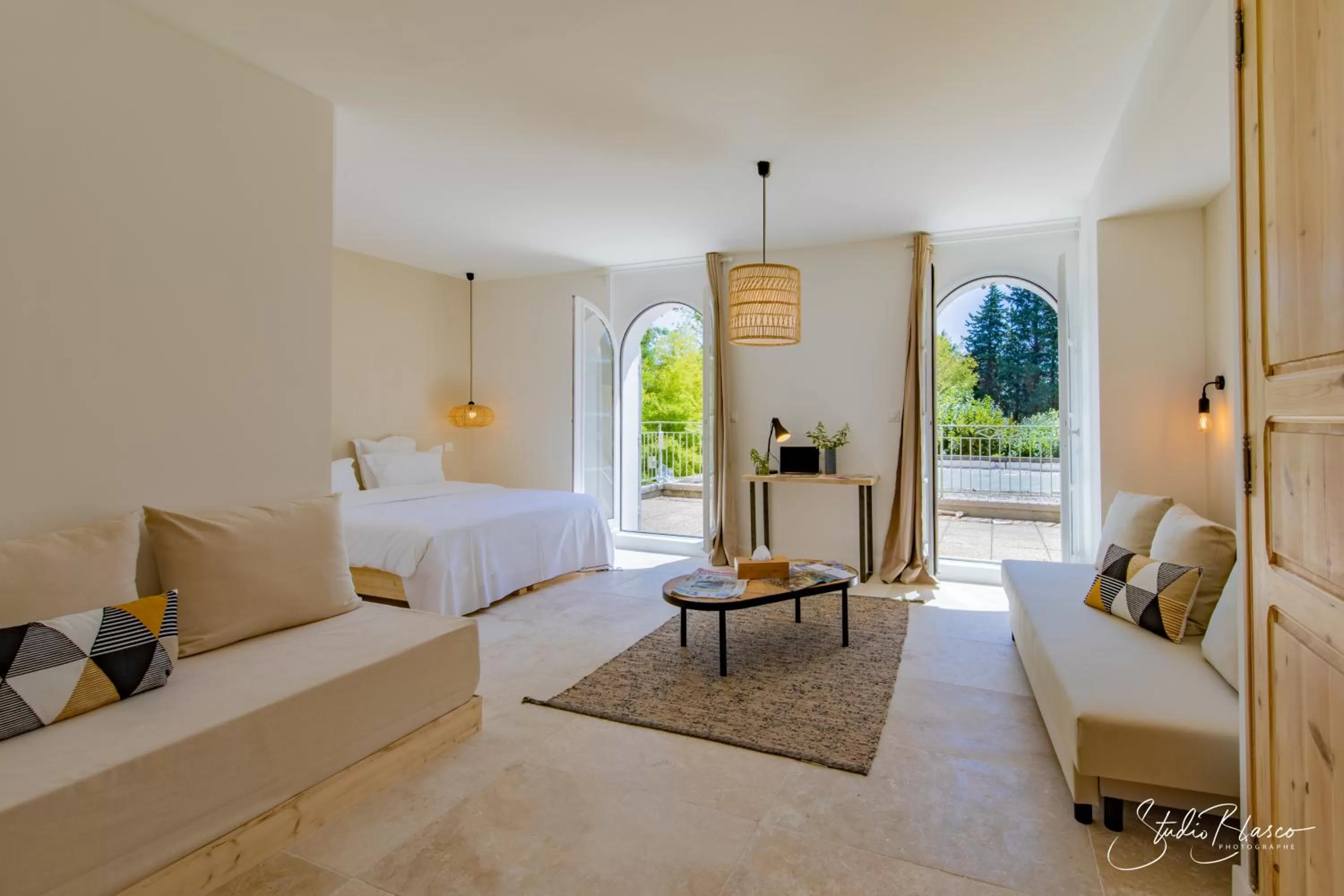 Balcony/Terrace, Bed in Moulin de la Roque