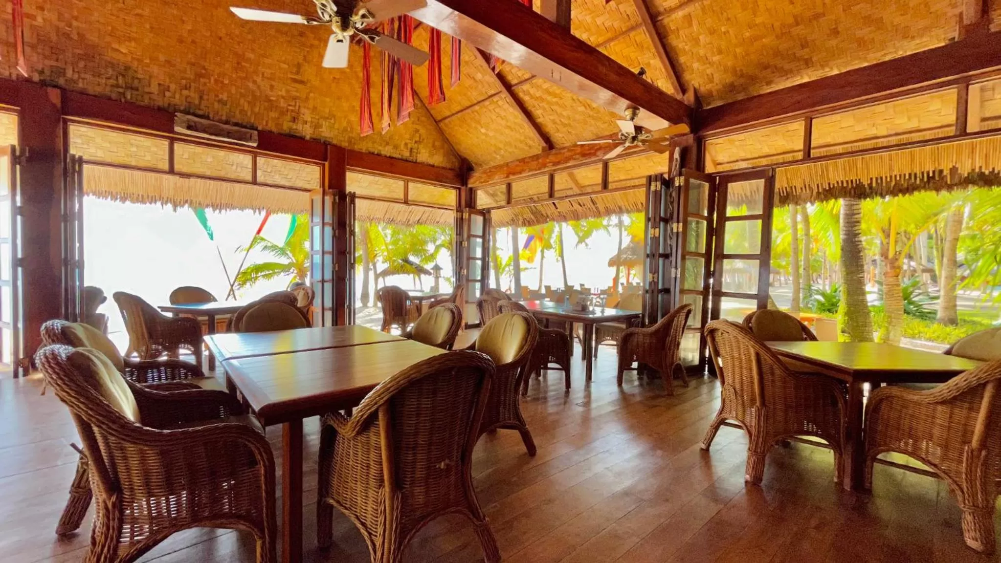 Restaurant/places to eat in Coco Grove Beach Resort, Siquijor Island