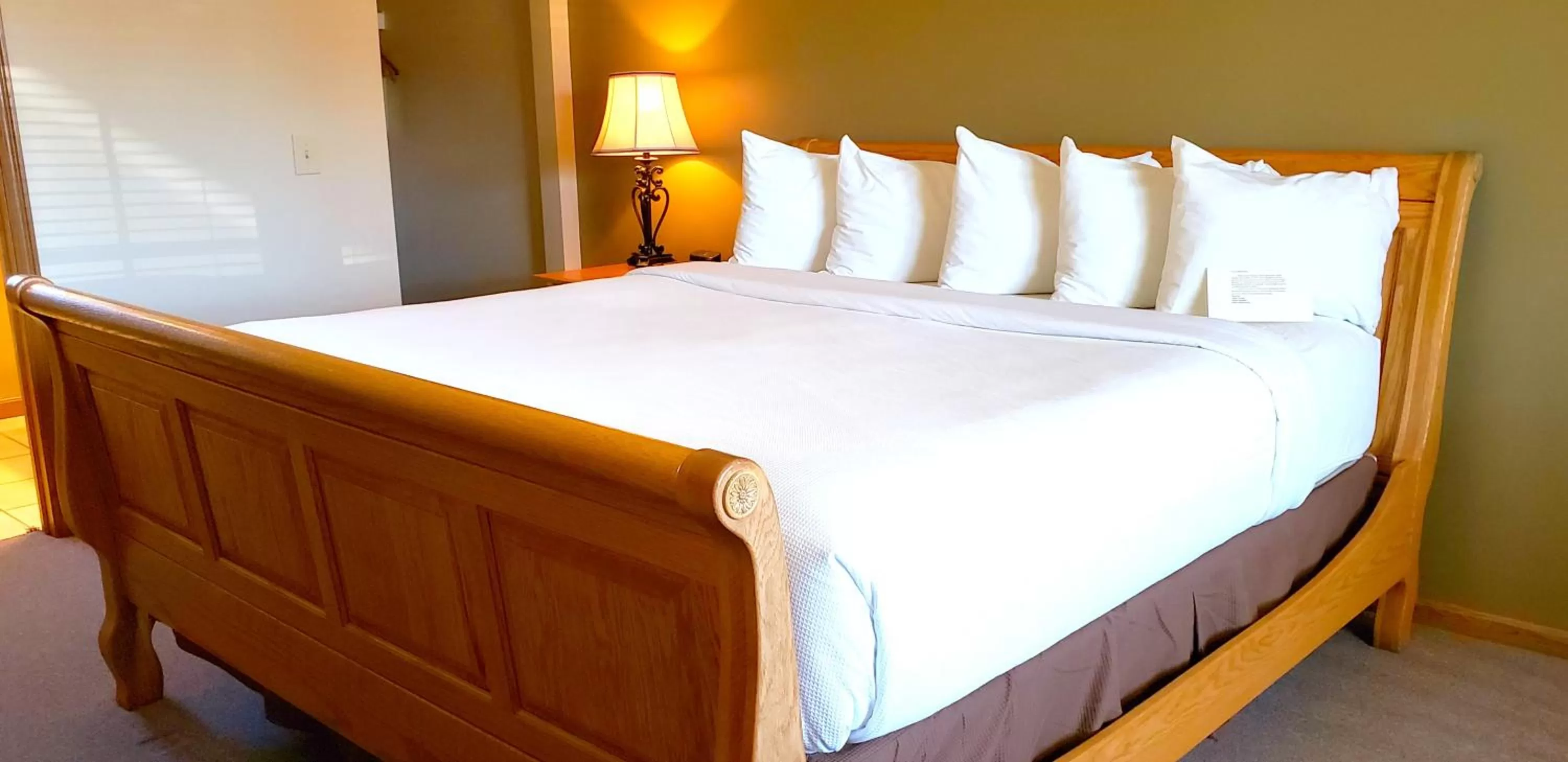 Off site, Bed in Berlin Heritage Inn