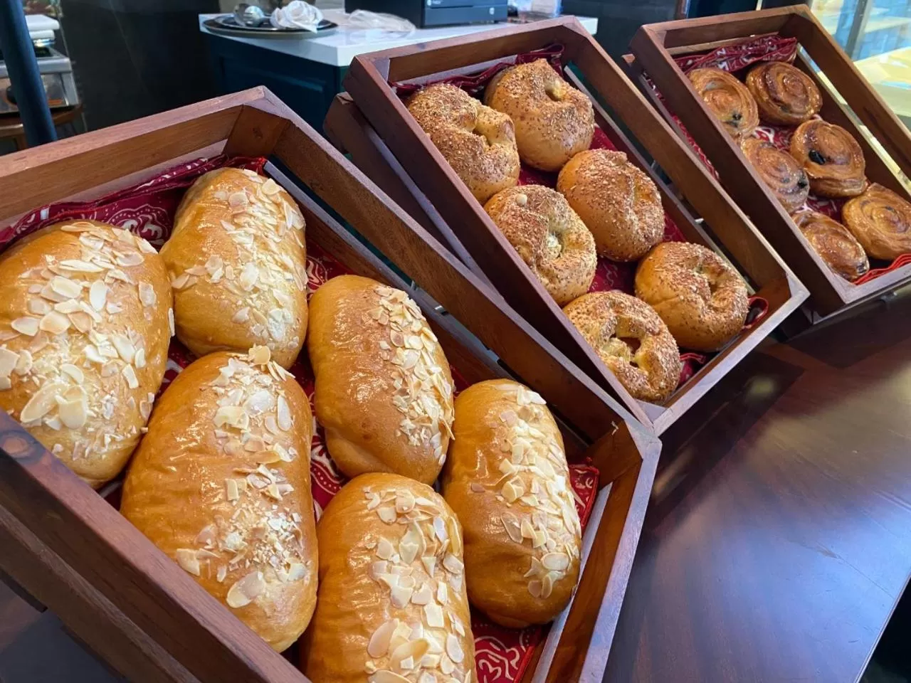 Restaurant/places to eat in Sutasoma Hotel