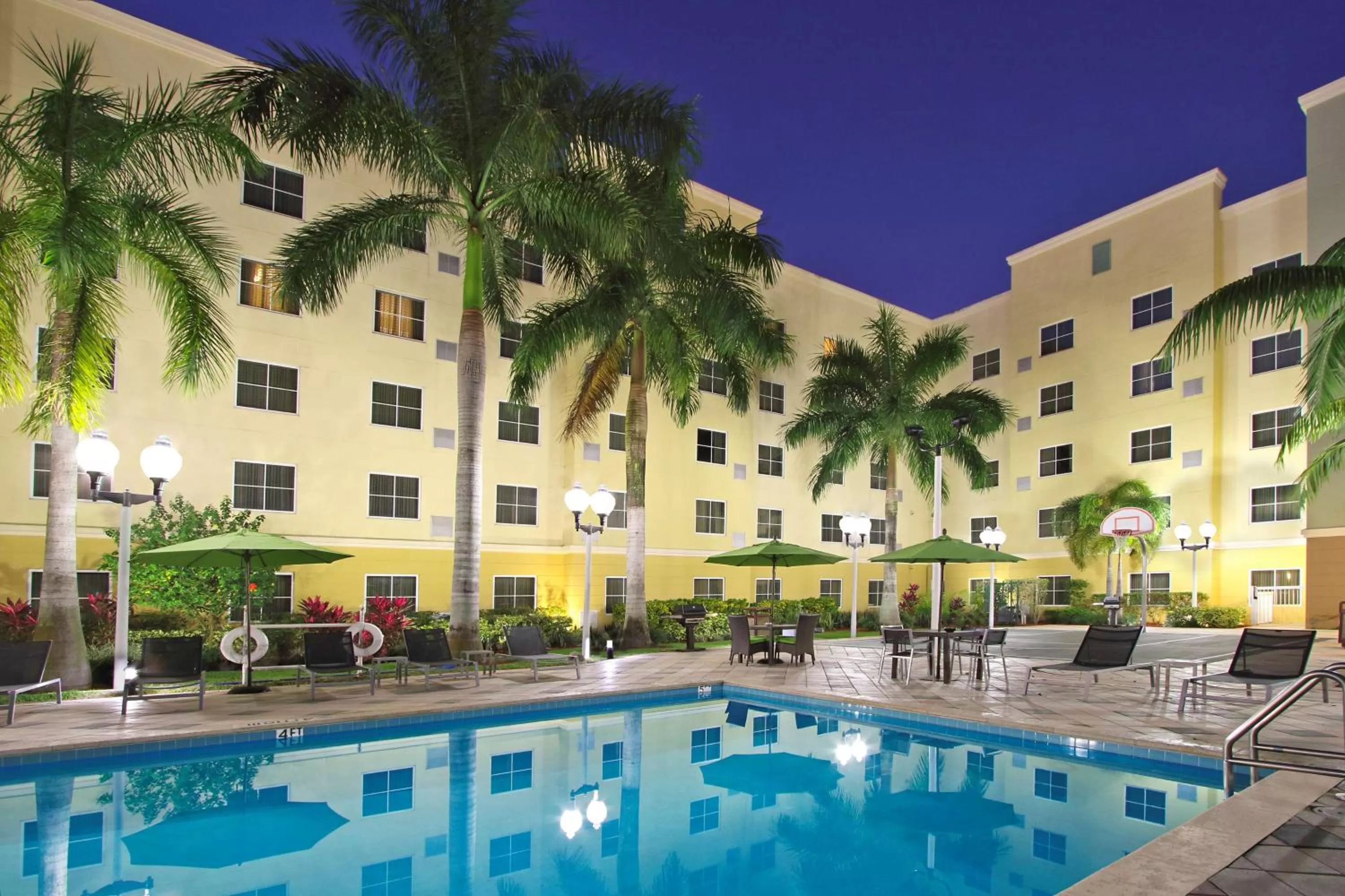 Pool view in Homewood Suites by Hilton Miami - Airport West