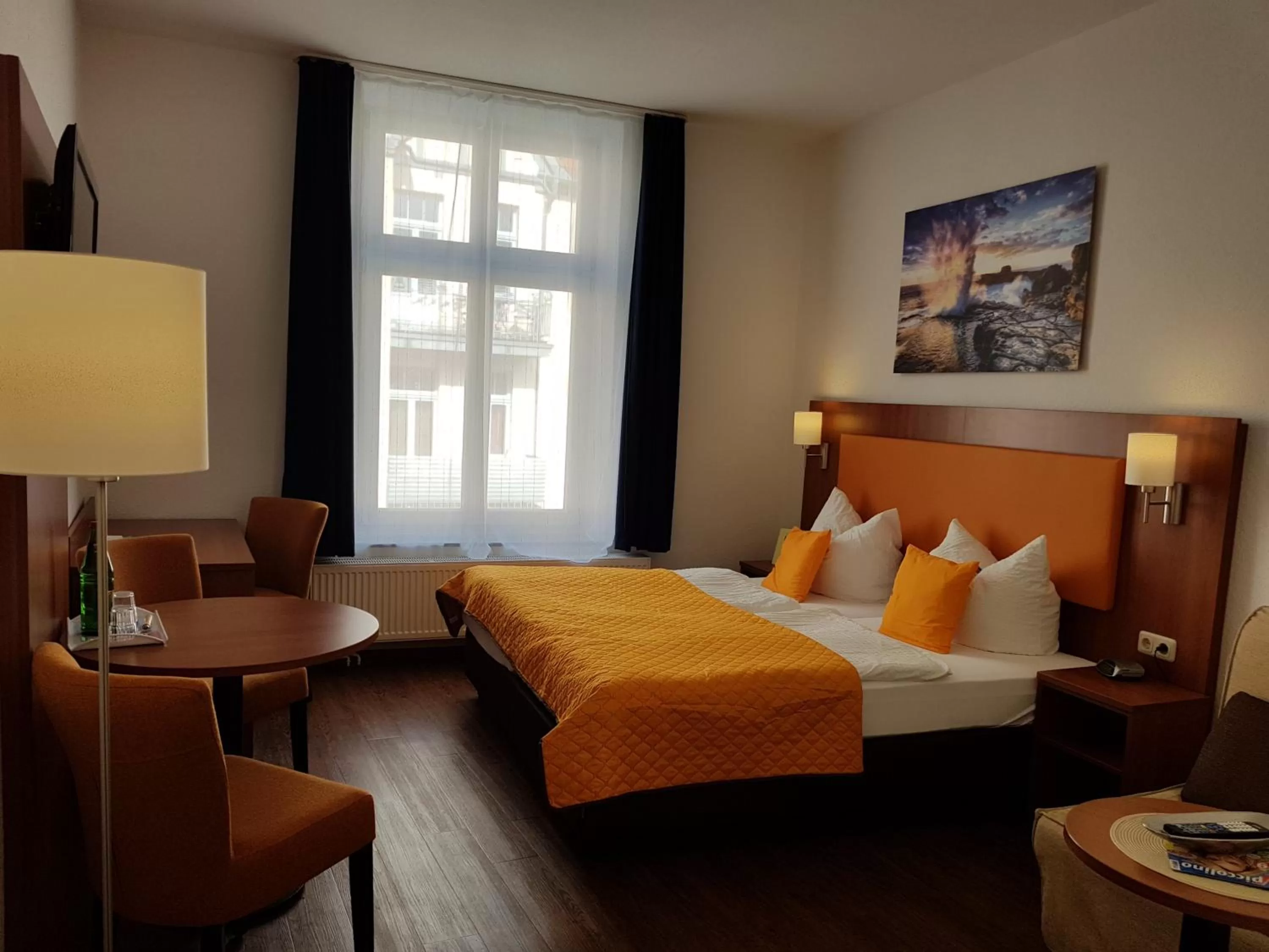 Photo of the whole room, Bed in Hotel Amber Altstadt