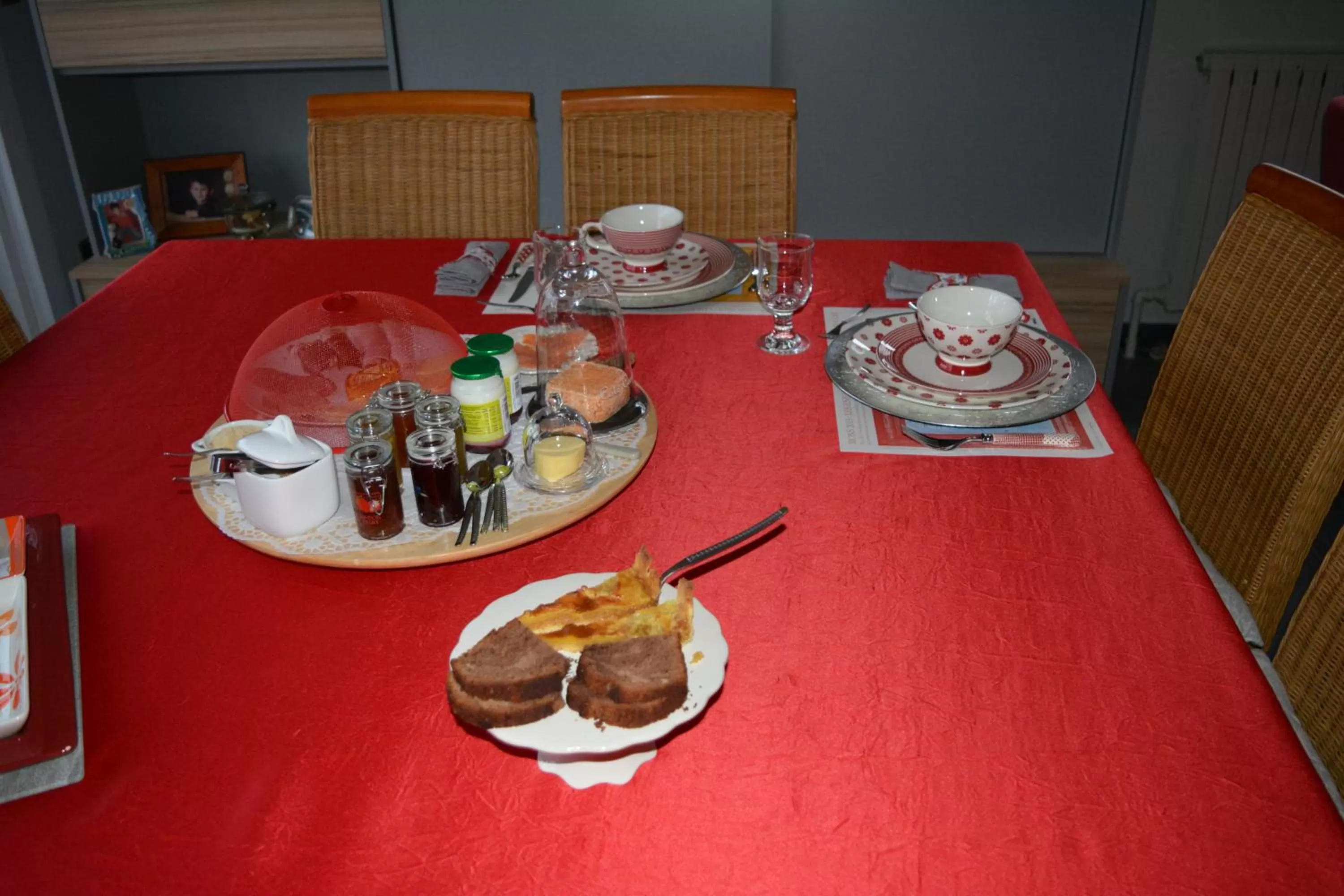 Continental breakfast in B&B A la Malogne