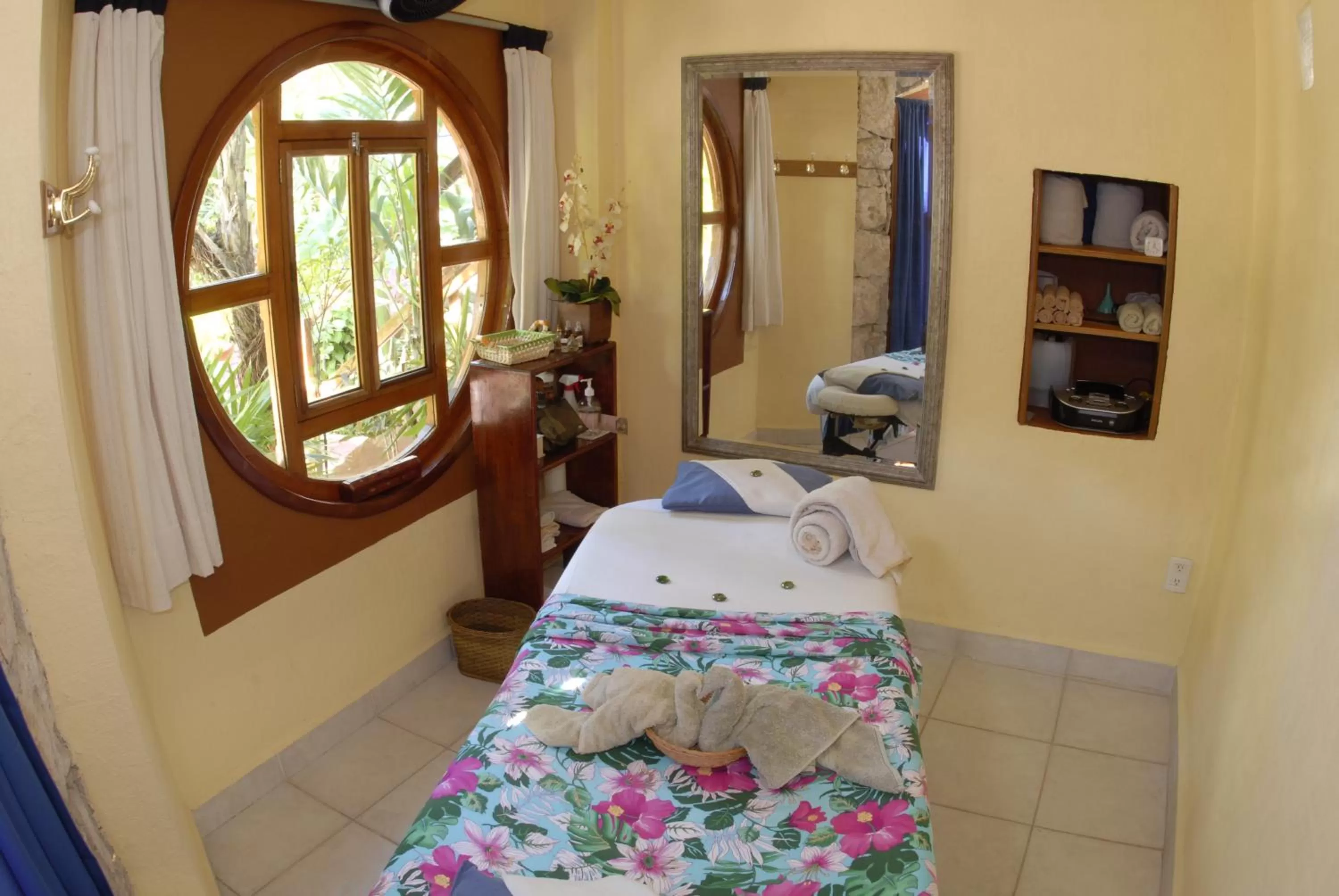 Spa and wellness centre/facilities, Bed in Eco-hotel El Rey del Caribe