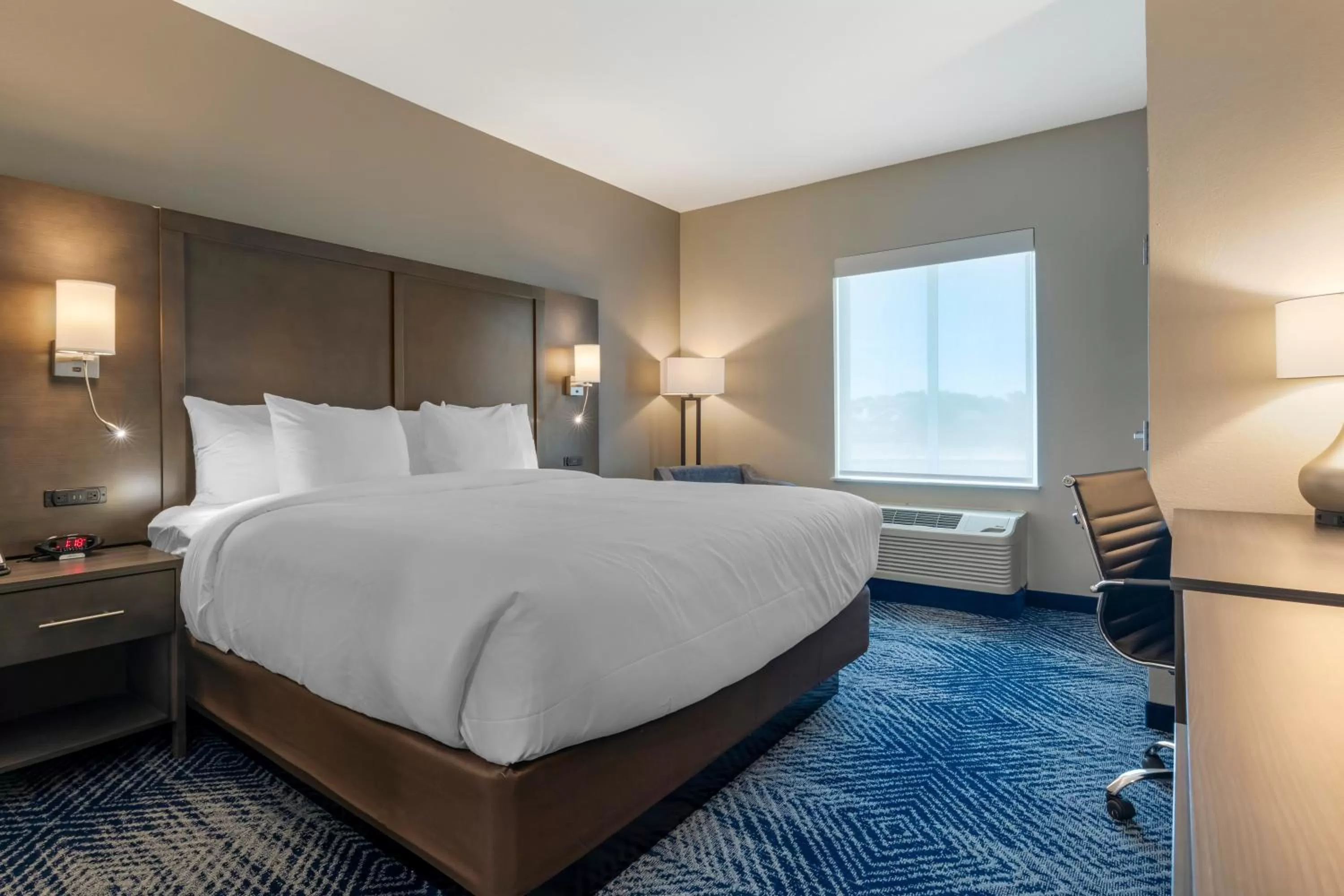 Bedroom, Bed in Comfort Inn & Suites Balch Springs - SE Dallas