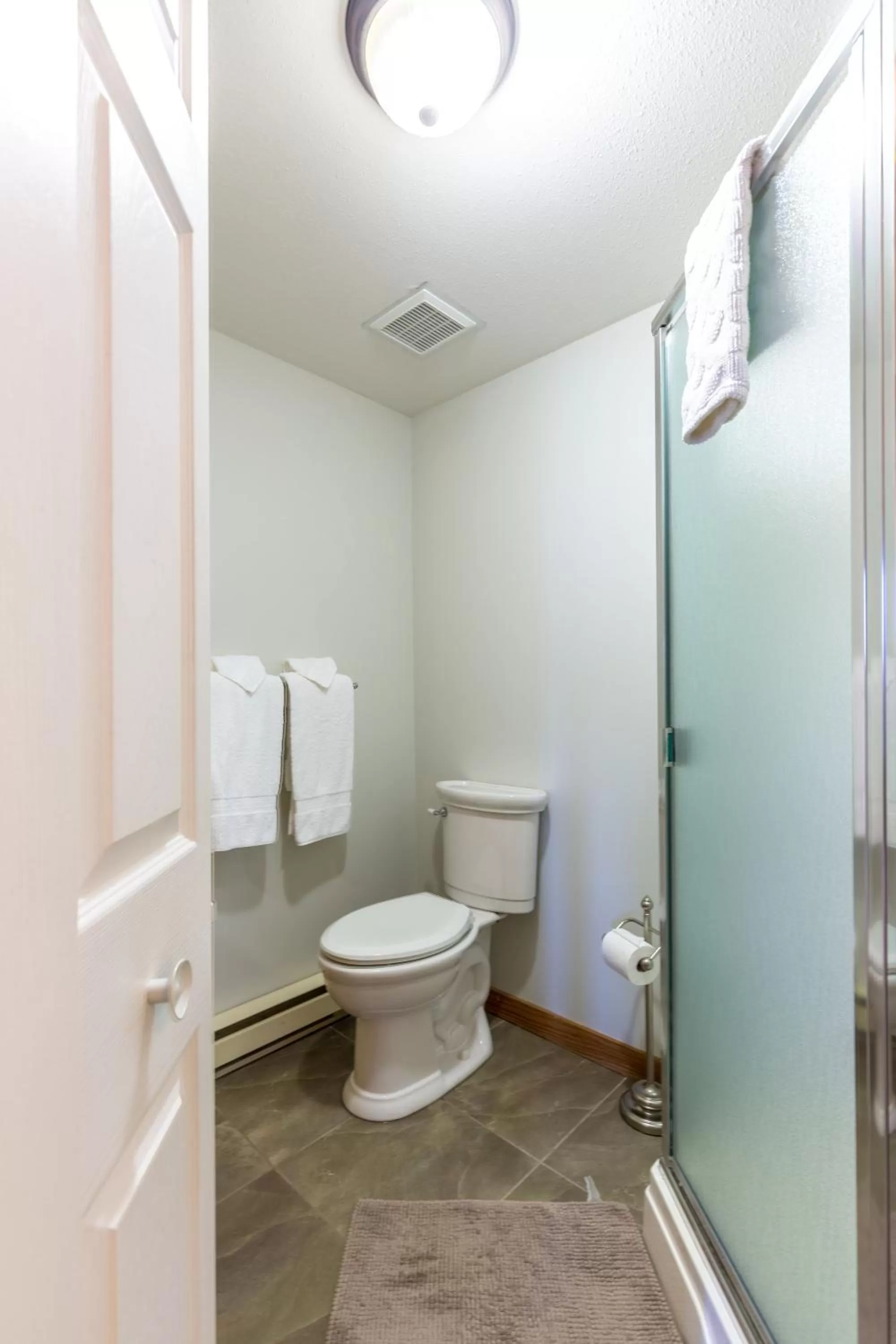 Bathroom in Tranquility Bay Waterfront Inn