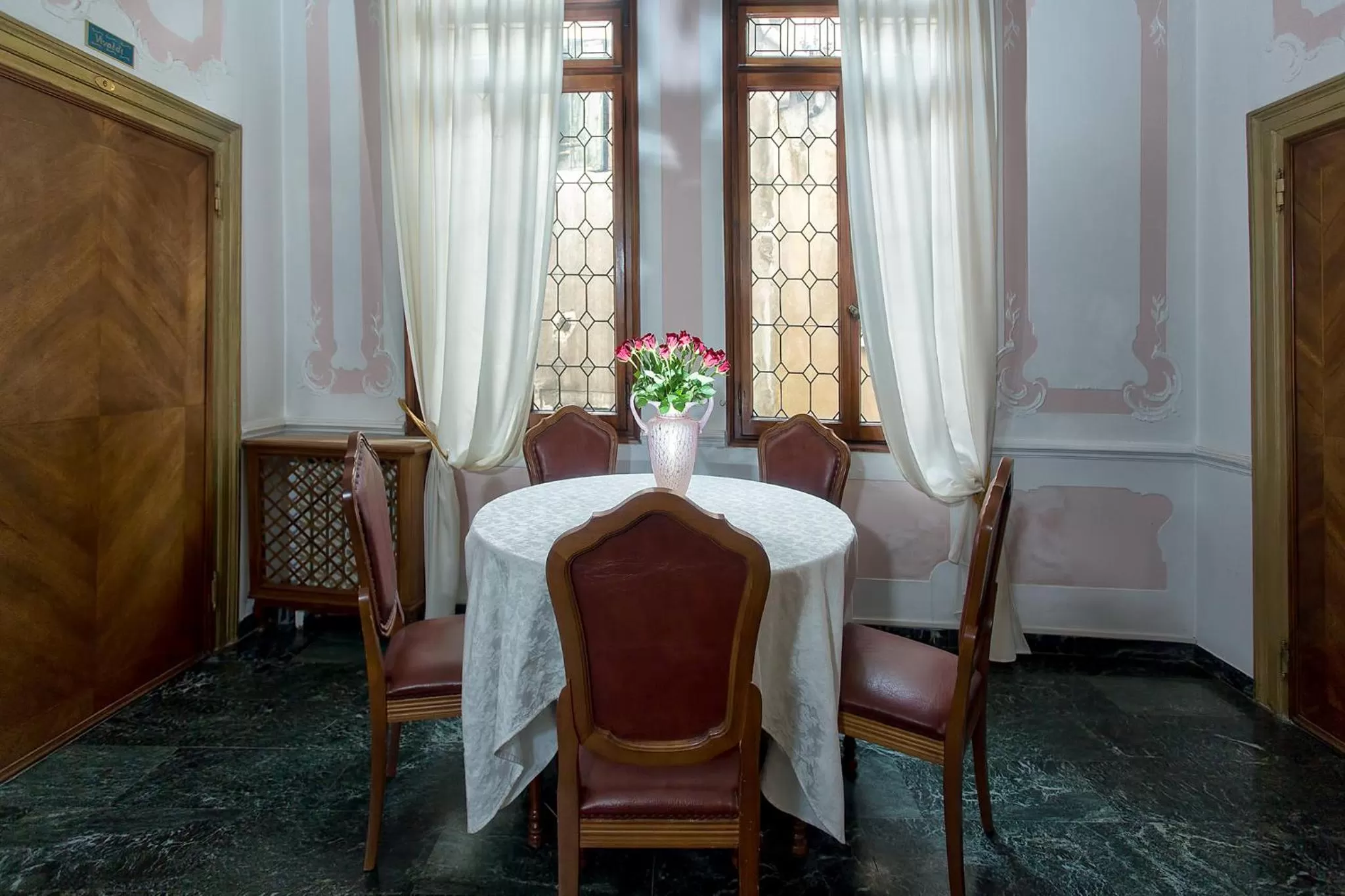Communal lounge/ TV room in Hotel Mezzo Pozzo