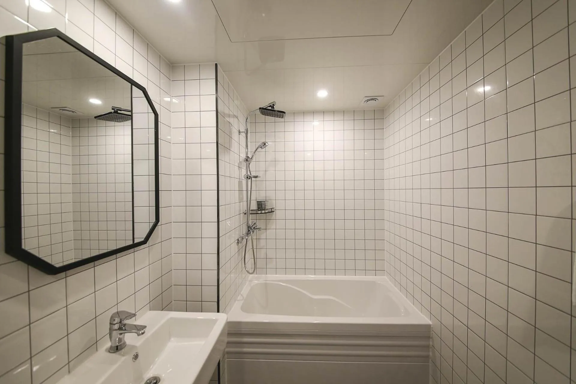 Bathroom in Benikea hotel