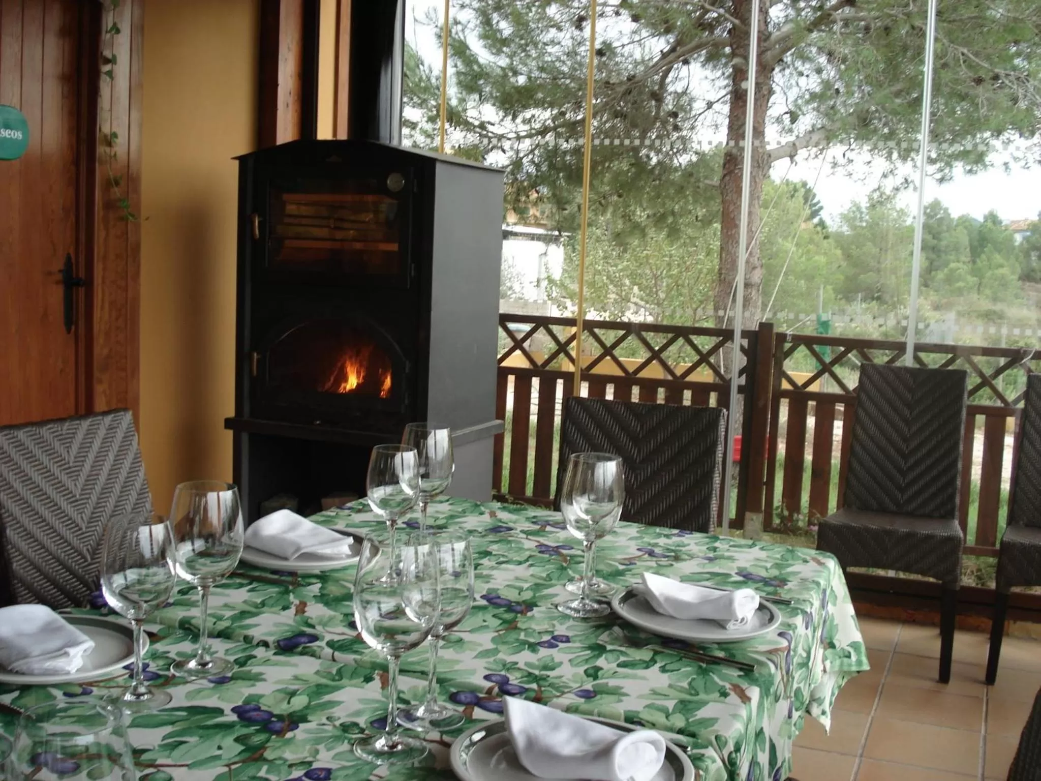 Restaurant/Places to Eat in El Racó de la Pintora "Adults Only"