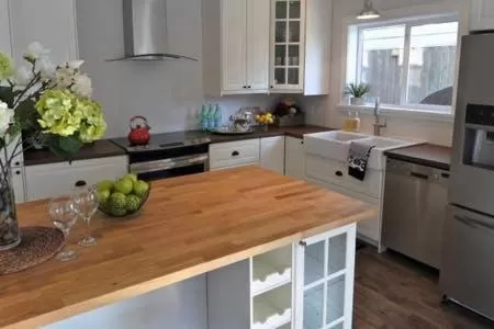 Black Rooster Guesthouse