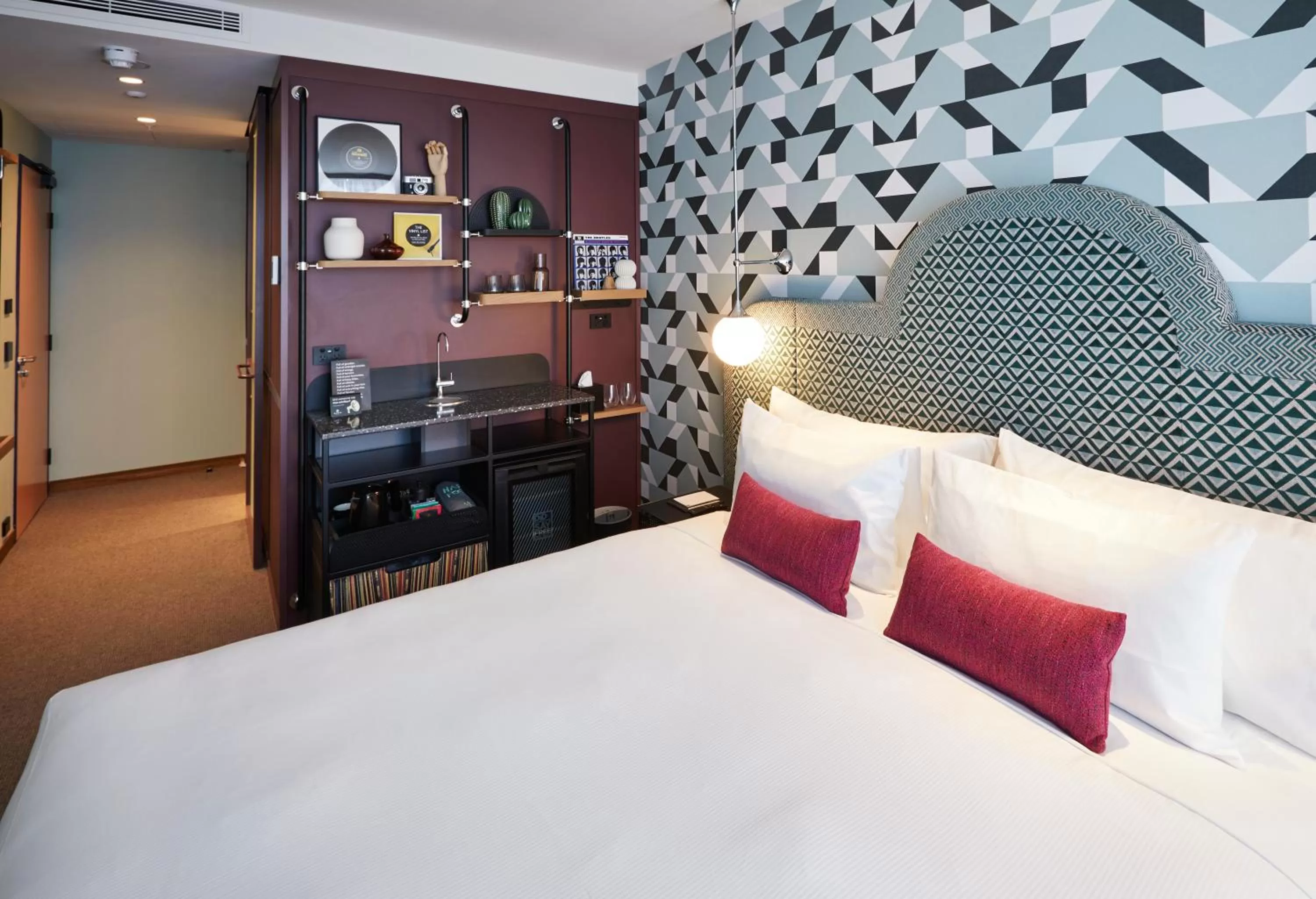 Bed in Ovolo Melbourne South Yarra, a Wyndham Hotel