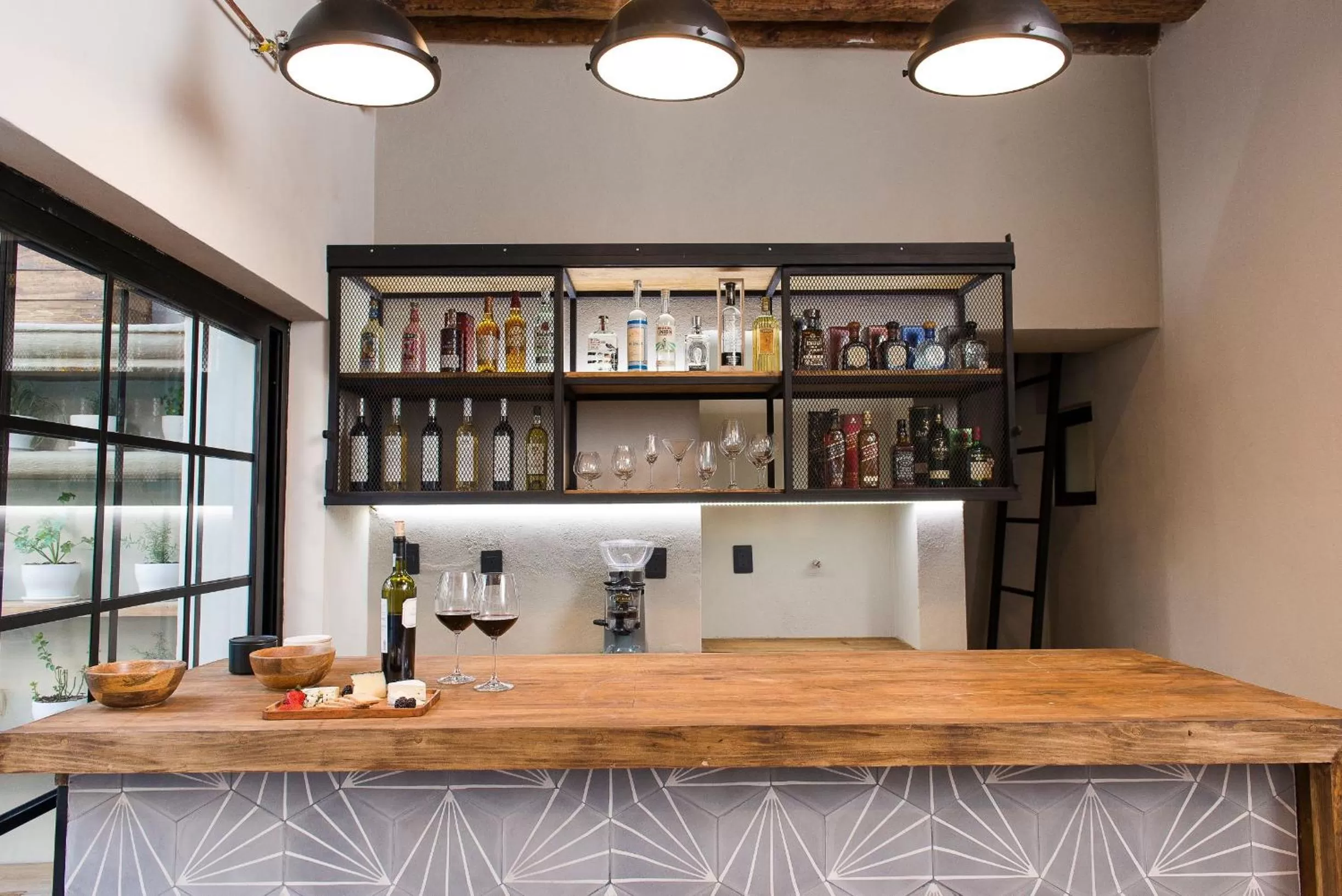 Food and drinks in Antigua Trece Hotel Fusión & SPA