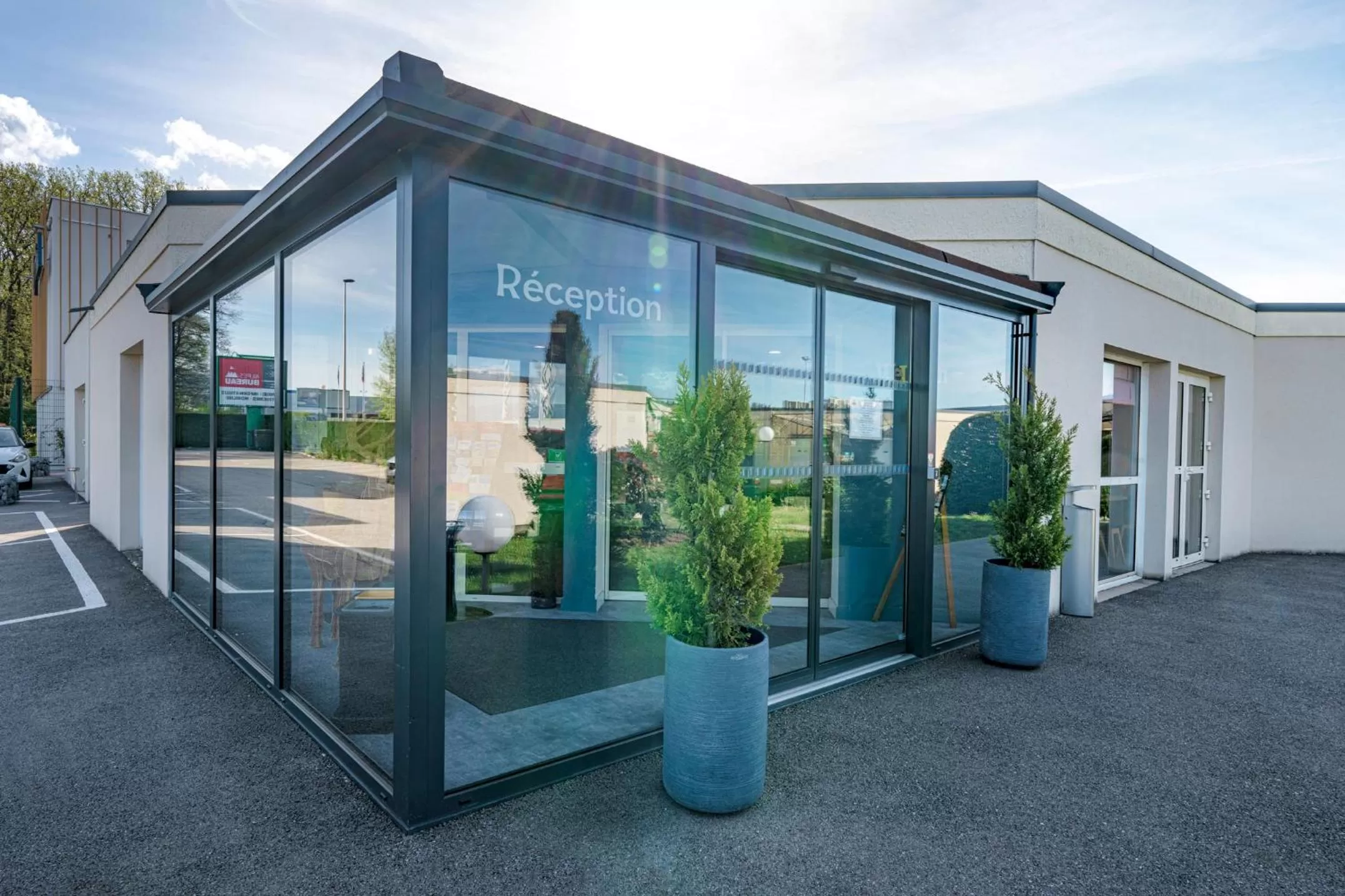 Property building in Kyriad Annemasse - Geneve