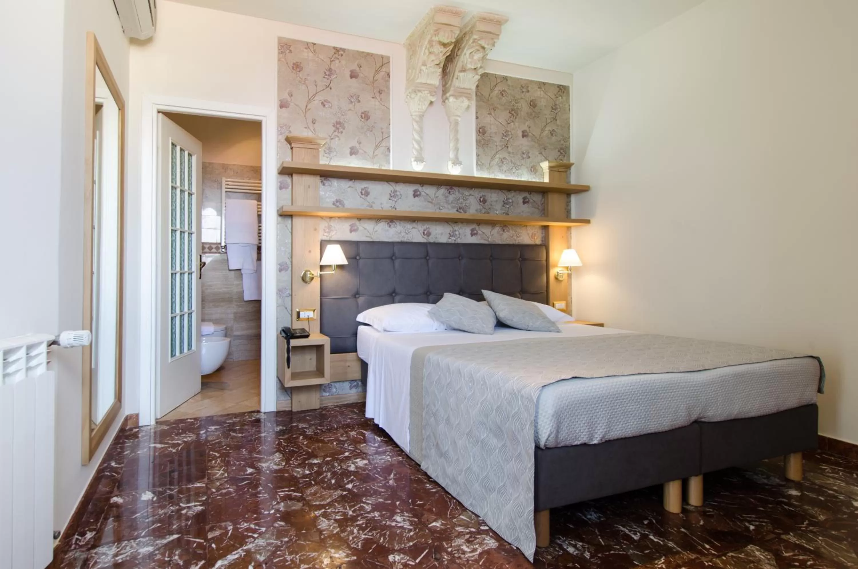 Photo of the whole room, Bed in Splendid Hotel Taormina