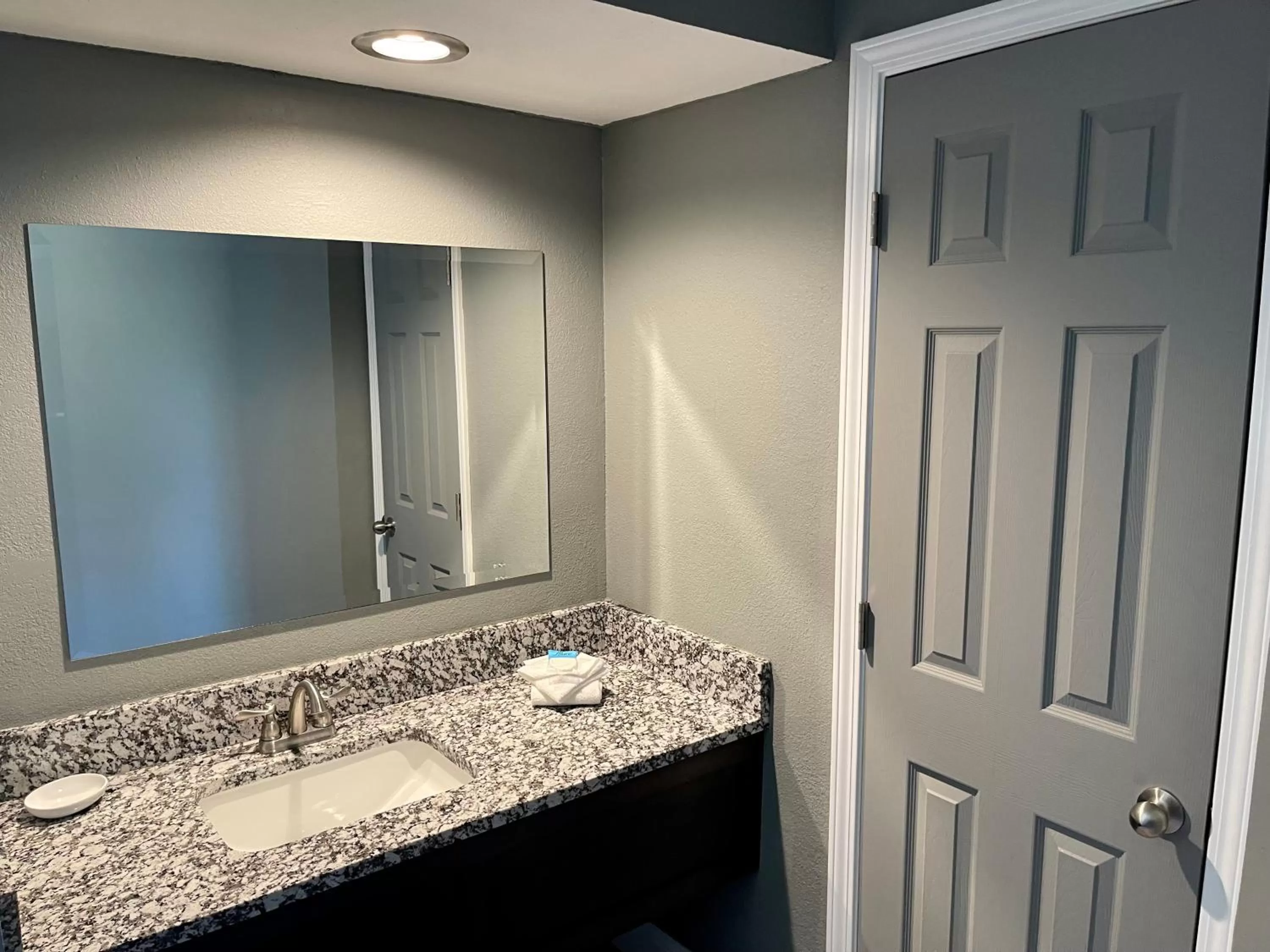 Bathroom in Lake Norfork Resort