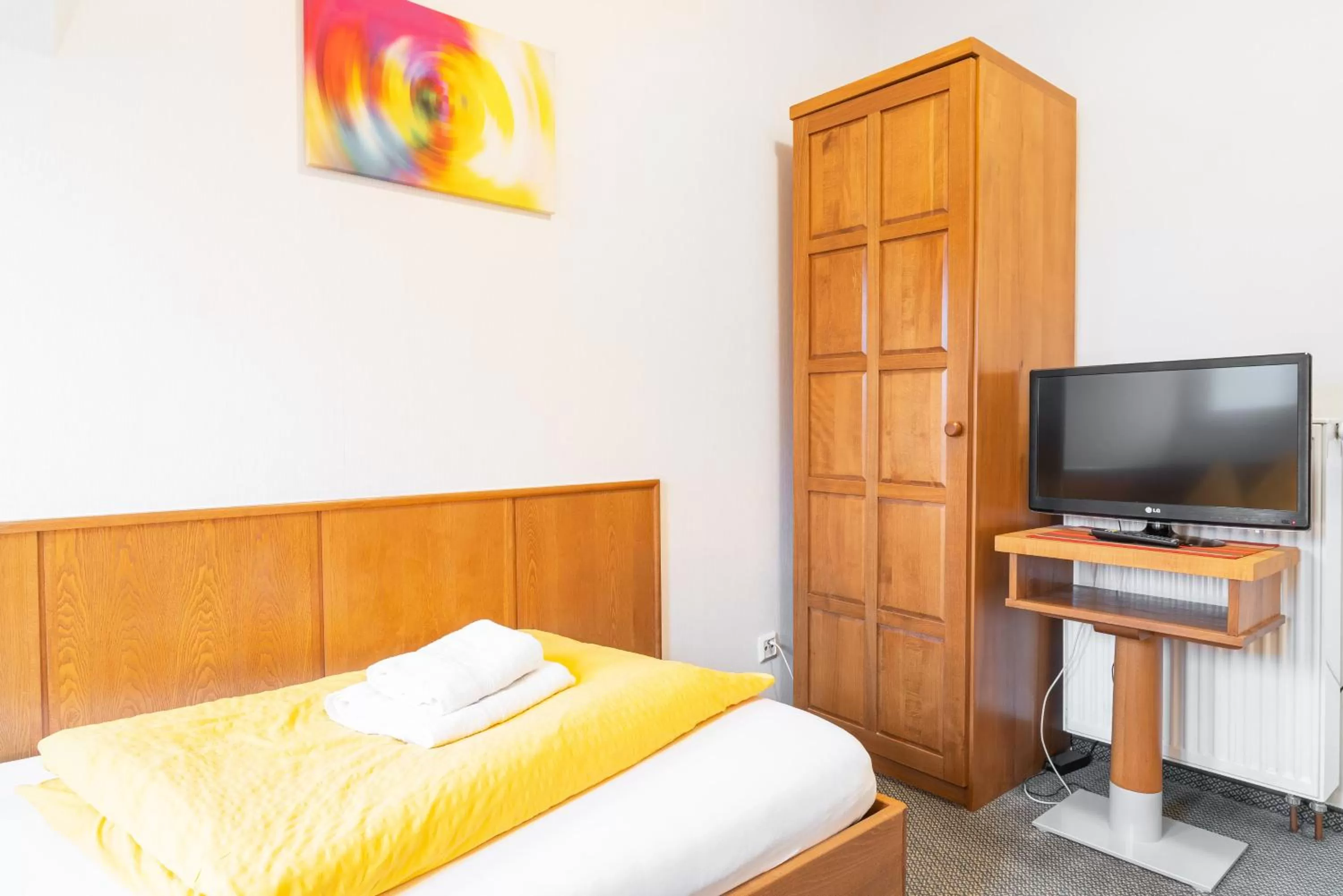 TV and multimedia, Bed in Brauhaus Gummersbach GmbH