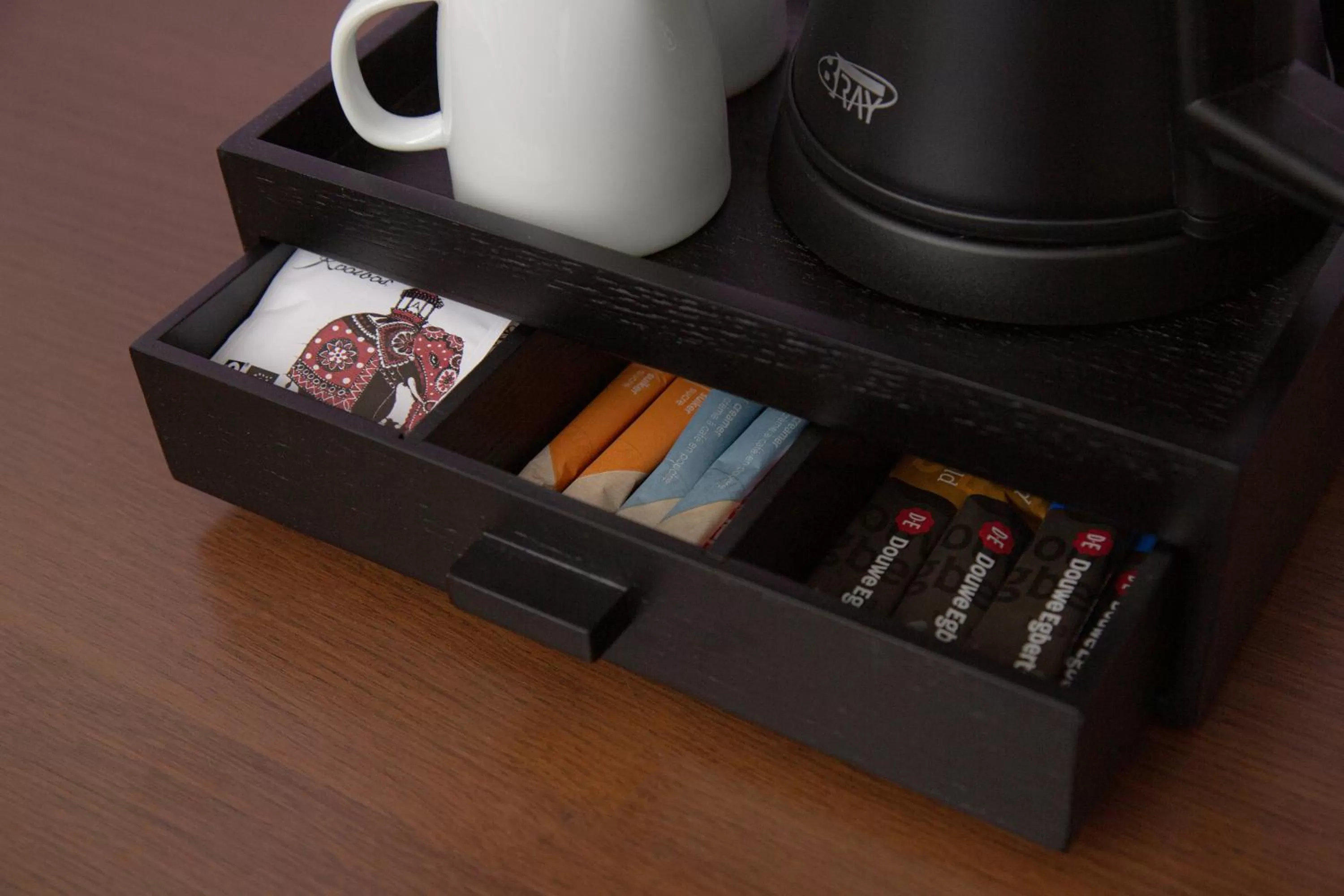 Coffee/tea facilities in 50|50 Hotel Belmont