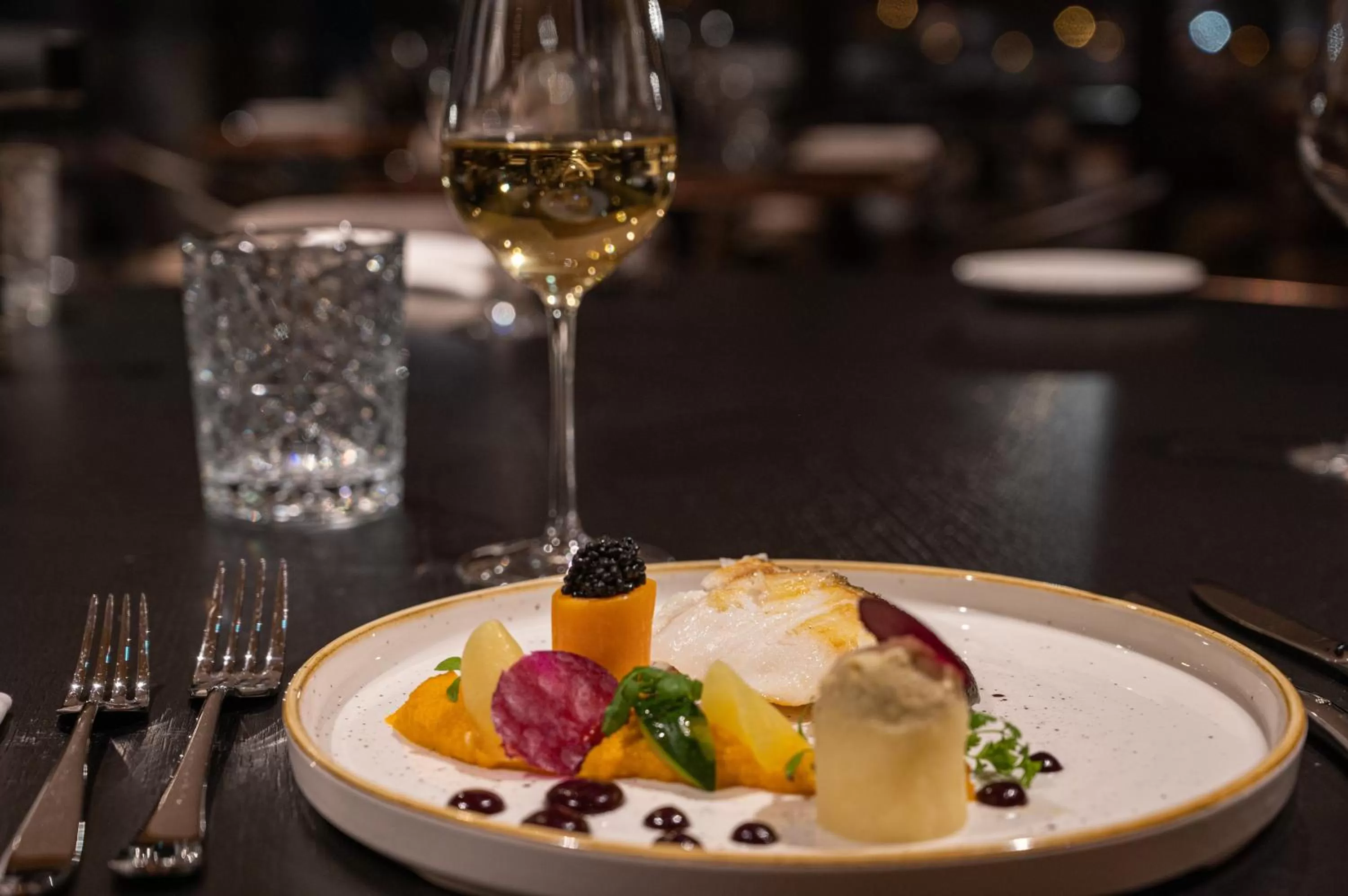 Meals in Hôtel VoulezVous by Les Etincelles