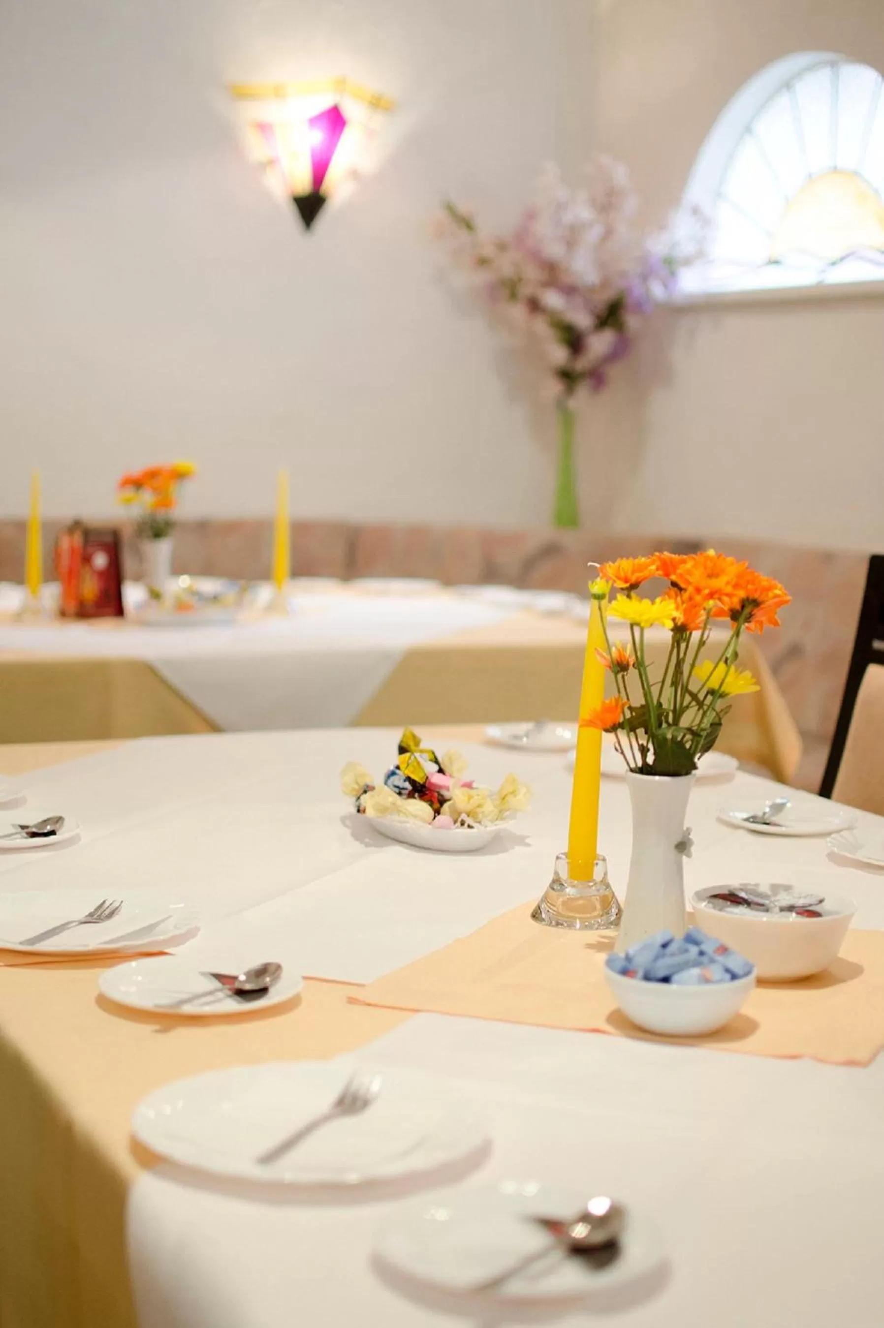 Restaurant/places to eat in Hotel & Restaurant Park Cafe ISA