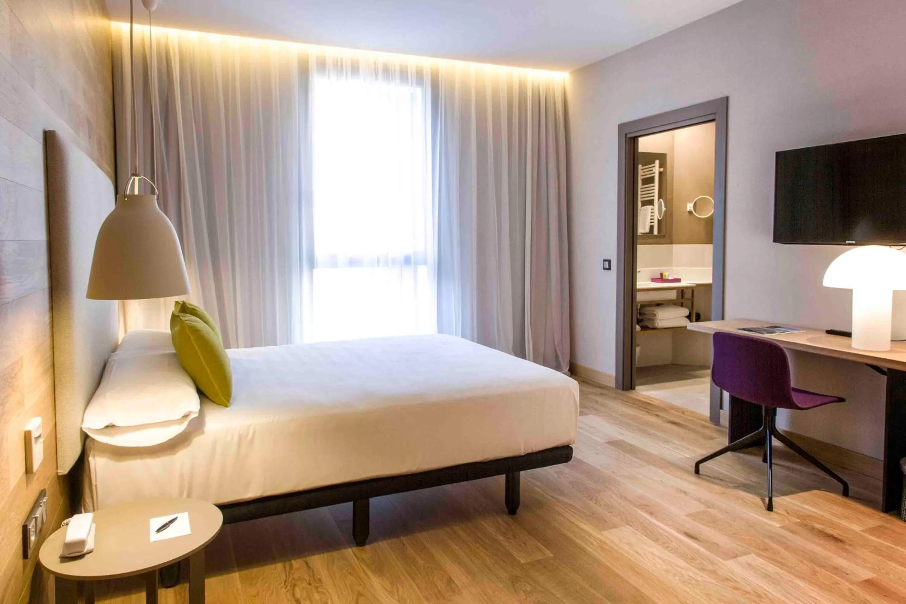 Bedroom, Bed in Zenit San Sebastián