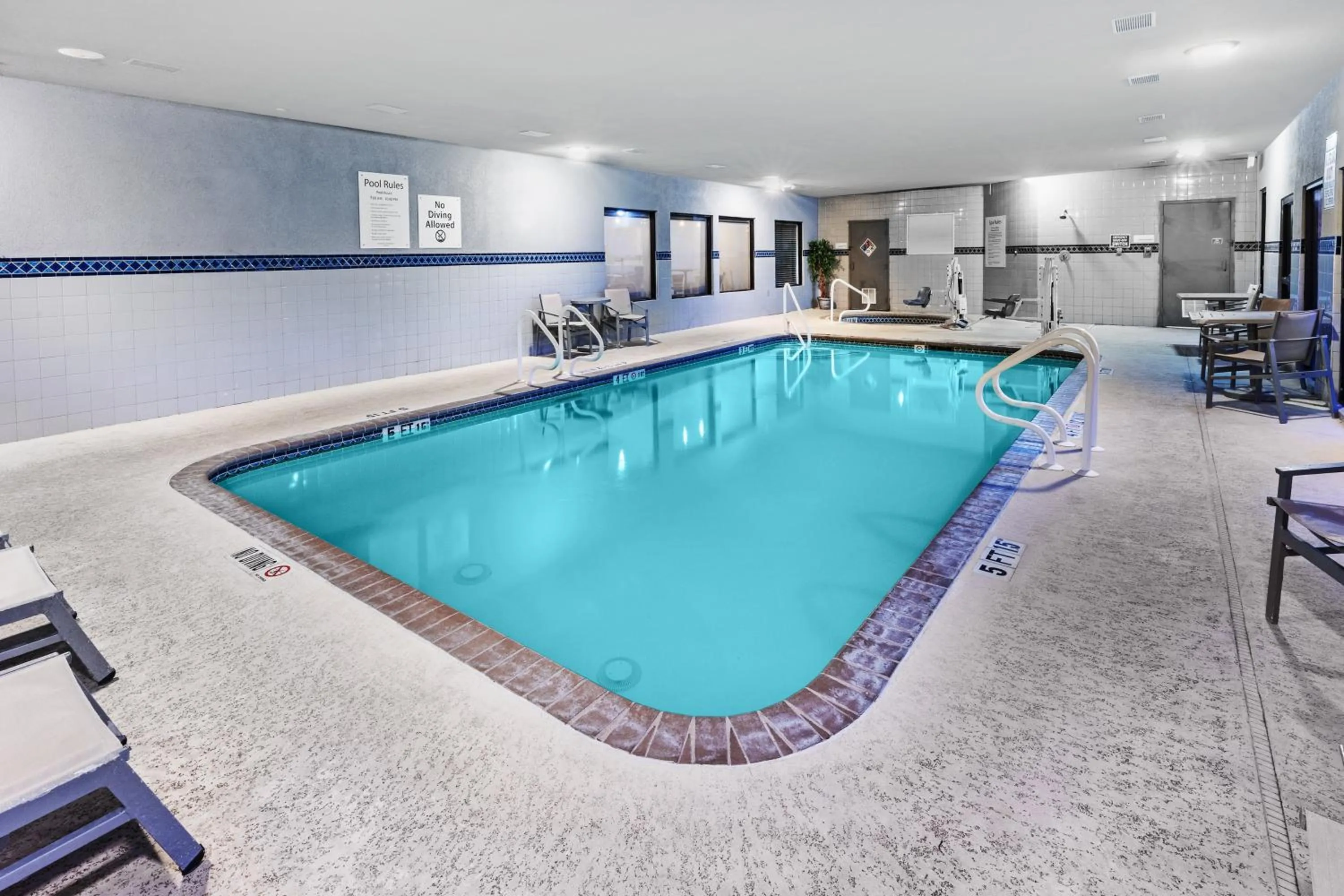Swimming pool in Holiday Inn Express Hotel & Suites Austin NE-Hutto by IHG