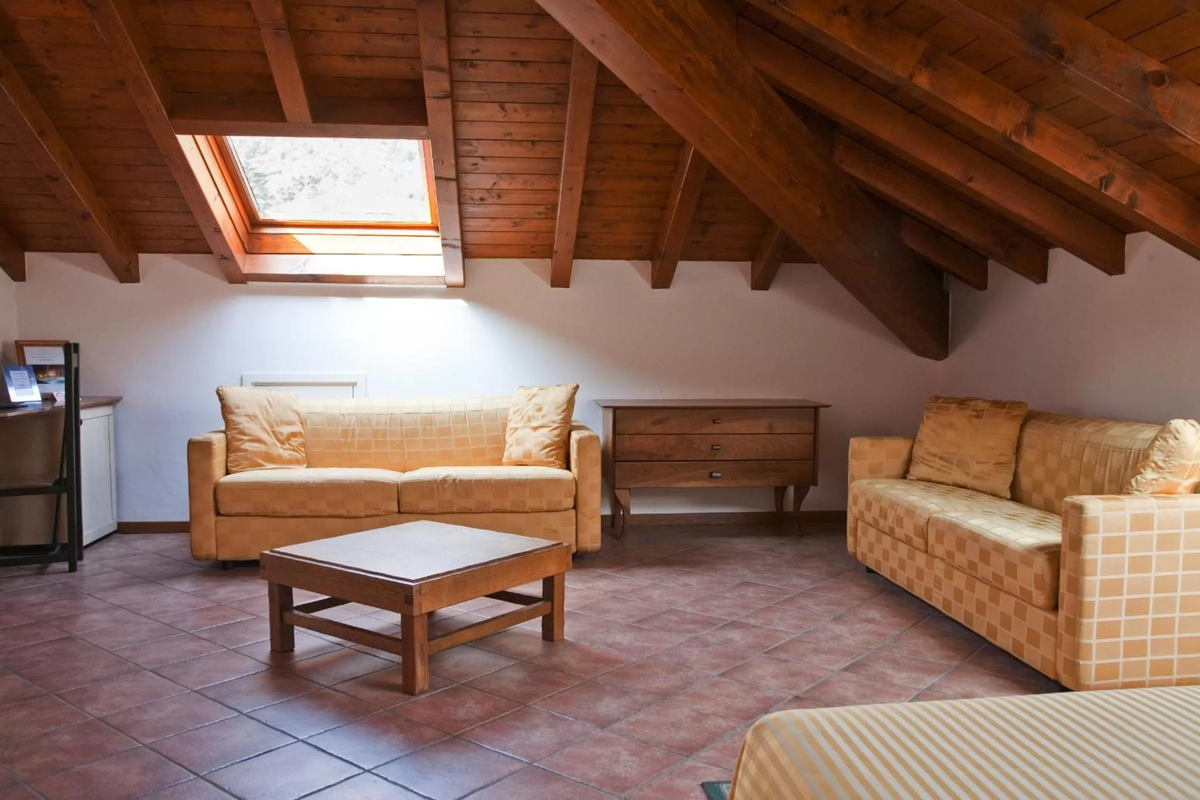 Attic Double Room in Hotel Lenno