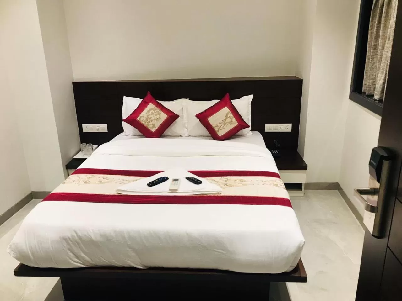 Bed in Hotel Flora Suites - Fort